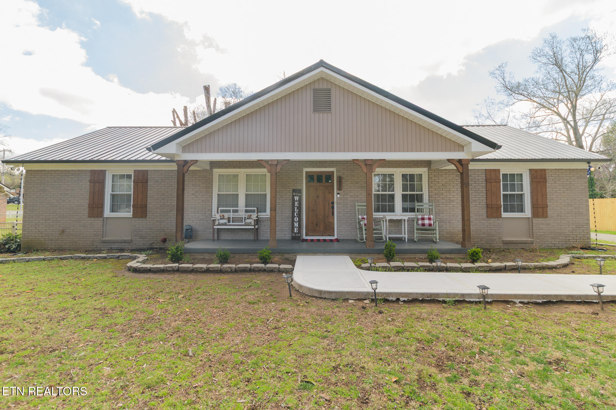 2906 Shady Lane