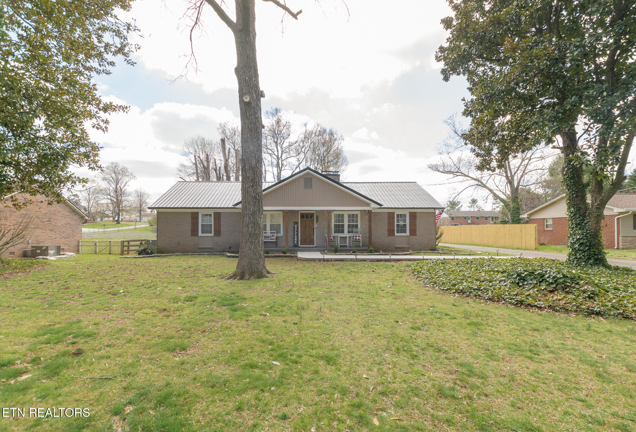 2906 Shady Lane