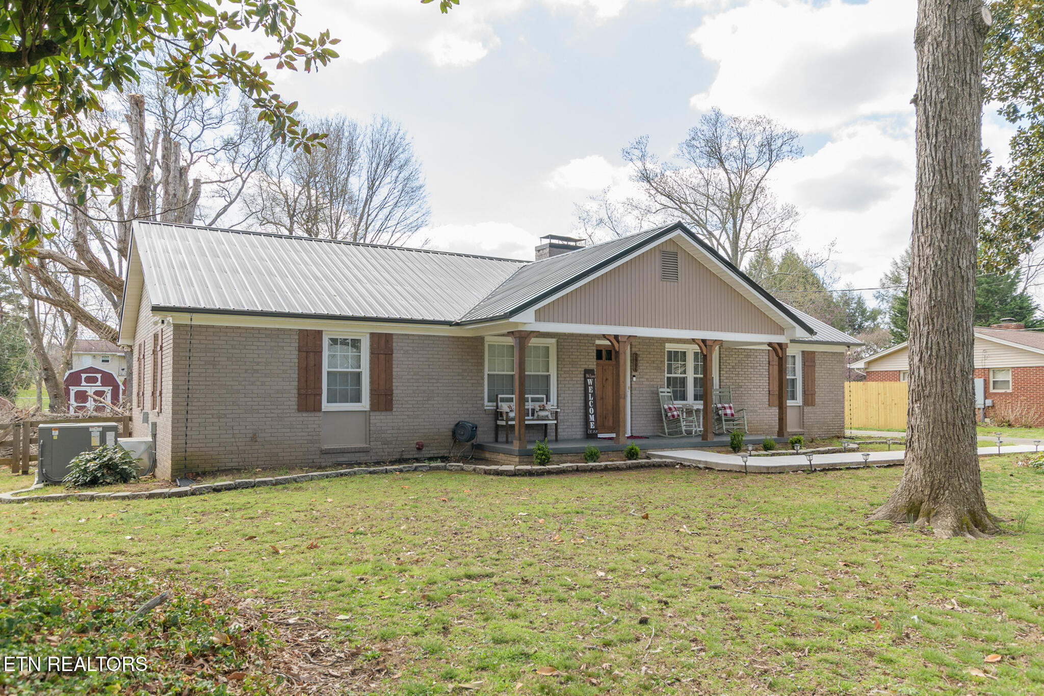 2906 Shady Lane