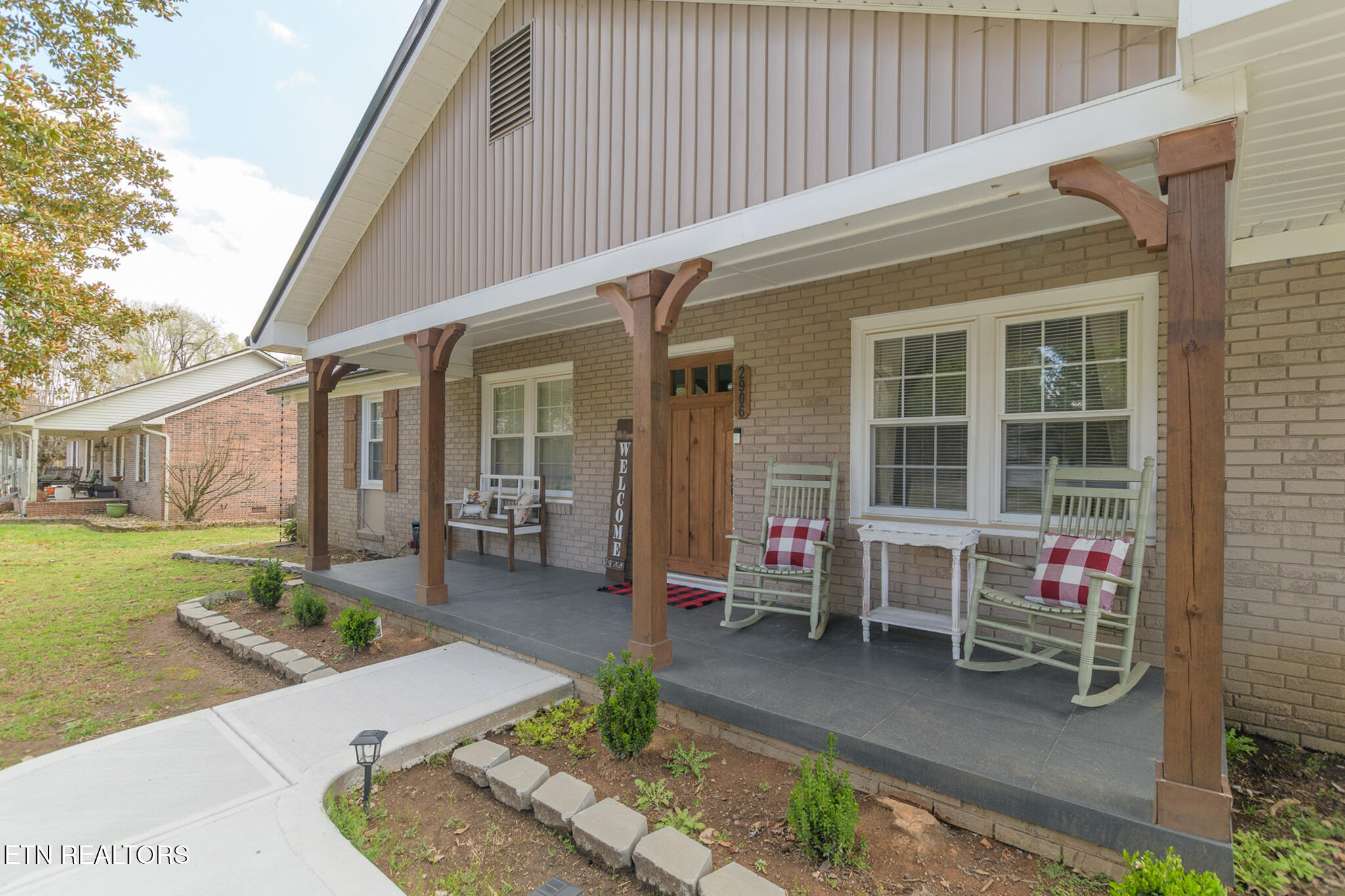 2906 Shady Lane