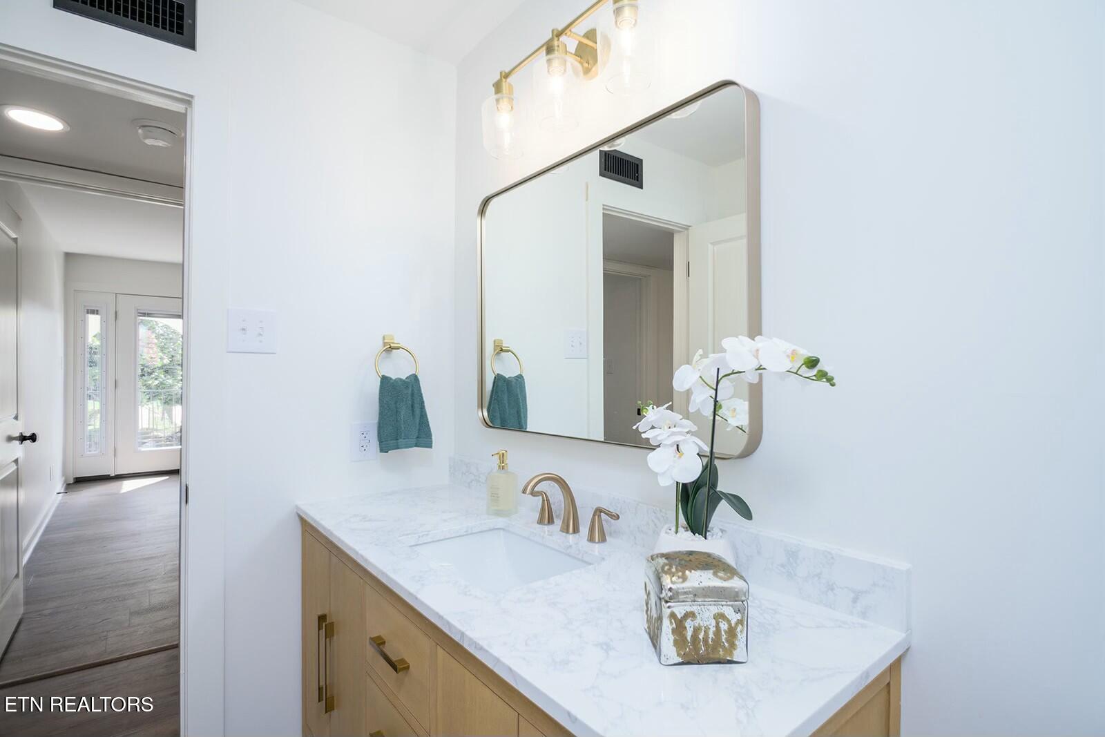 5709 Lyons View Pike, 3306