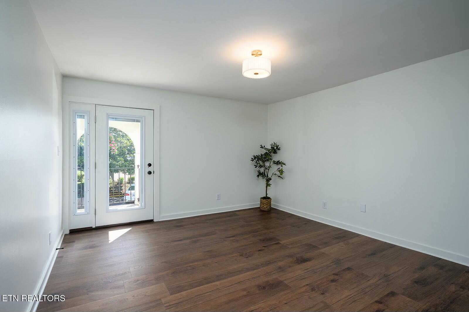 5709 Lyons View Pike, 3306