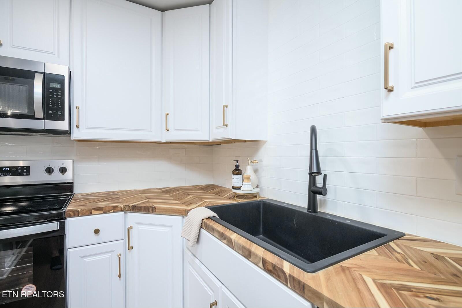 5709 Lyons View Pike, 3306