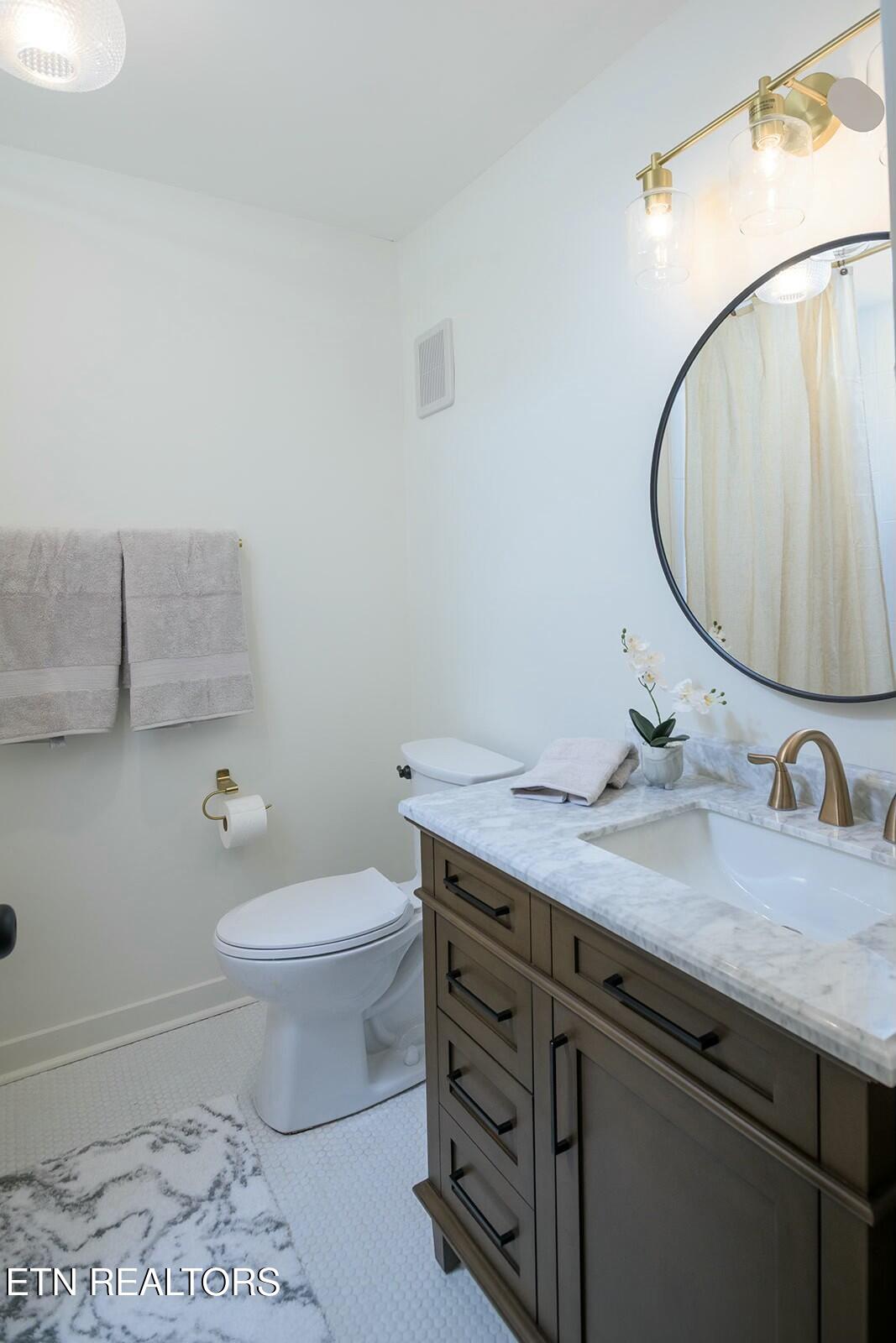 5709 Lyons View Pike, 3306