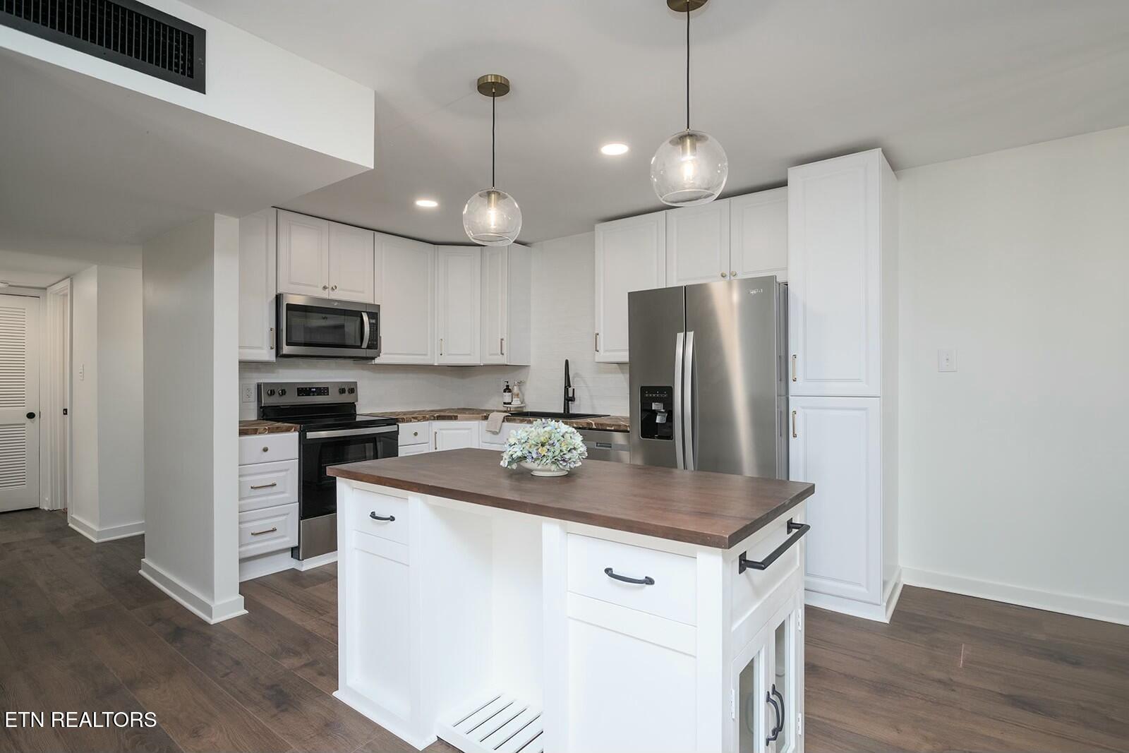 5709 Lyons View Pike, 3306