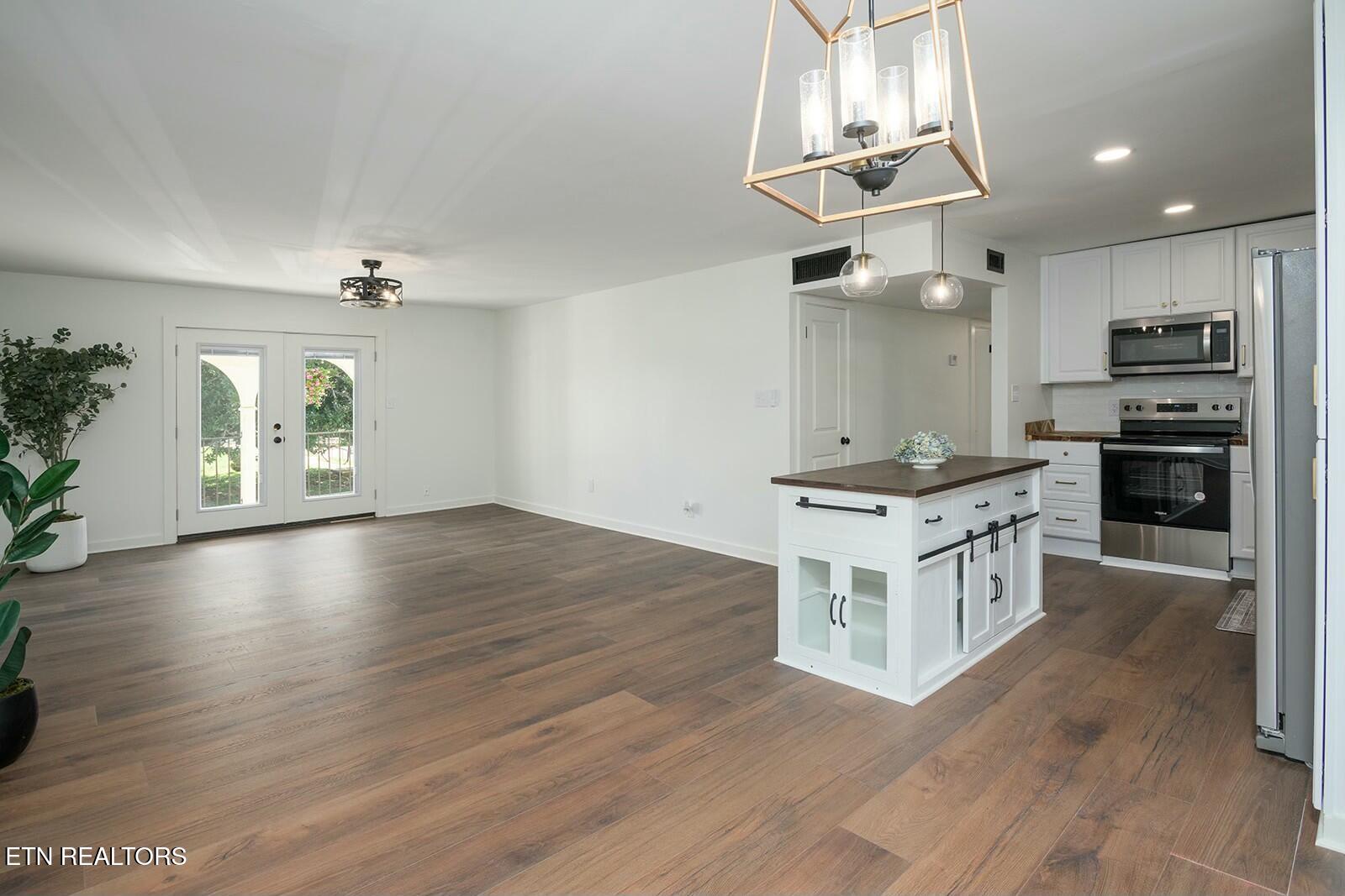 5709 Lyons View Pike, 3306