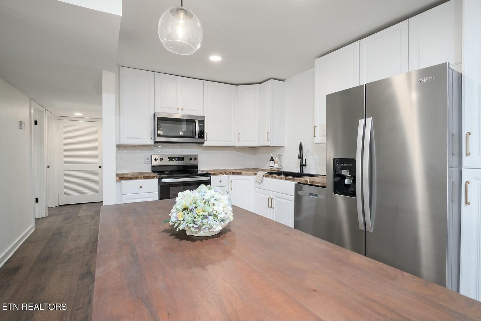 5709 Lyons View Pike, 3306