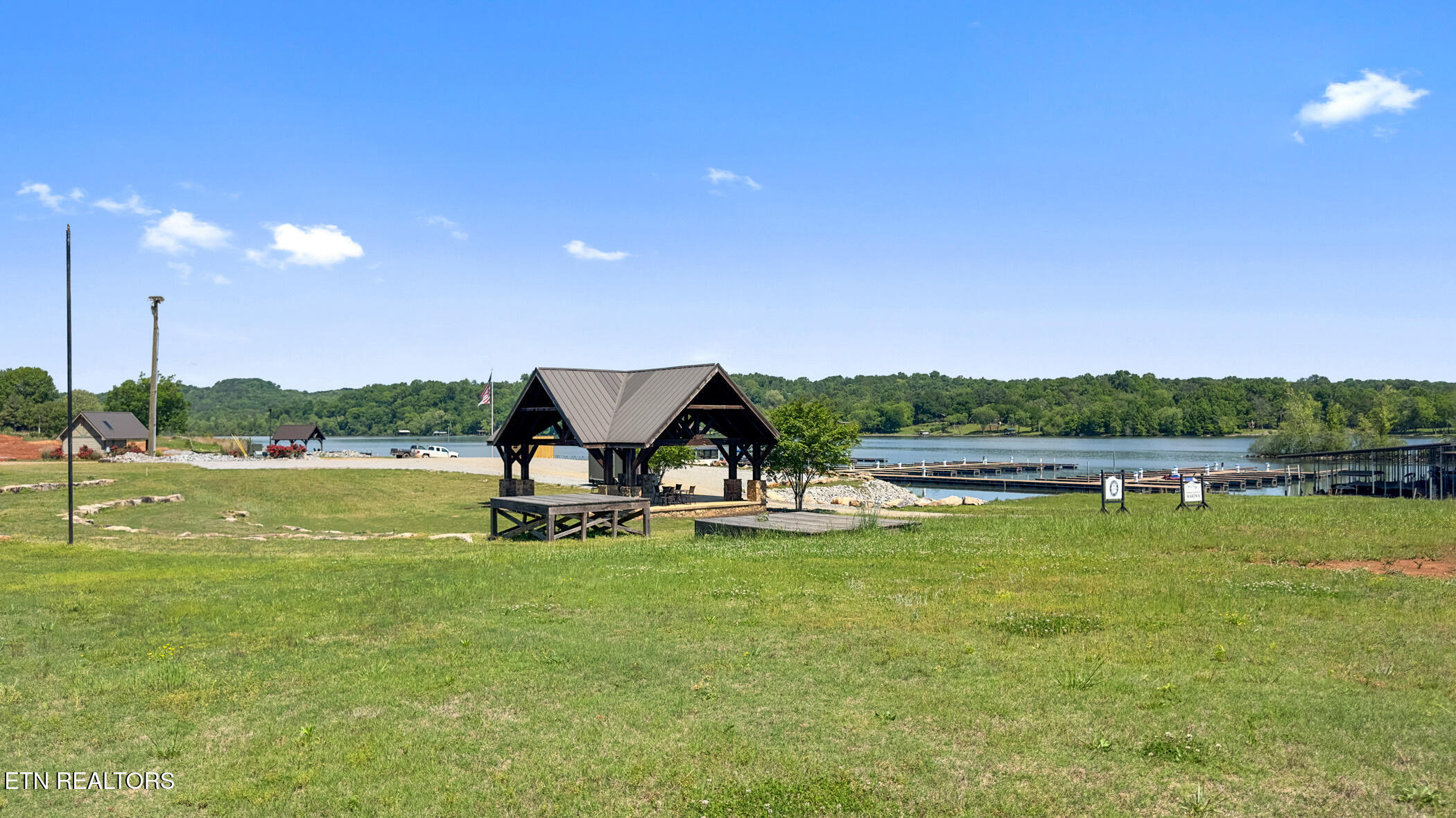 5252 Old Club Rd