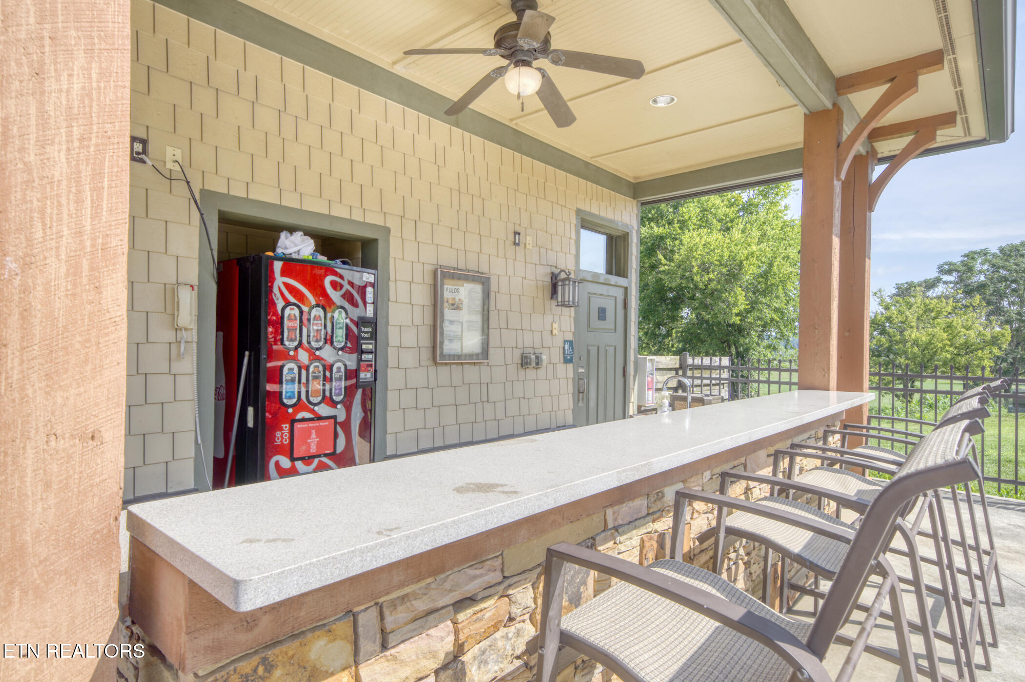 5252 Old Club Rd