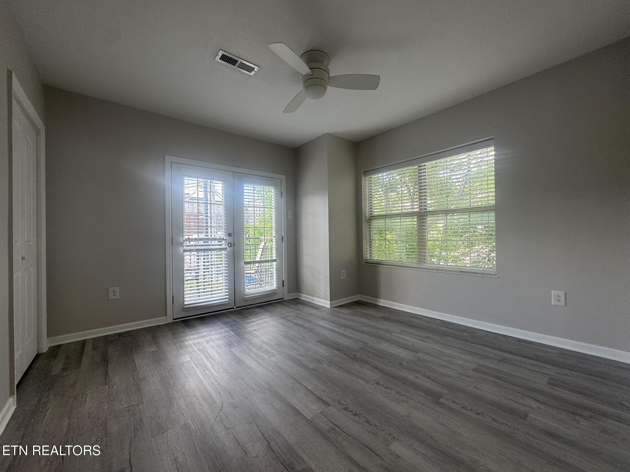1801 Lake Ave, 321