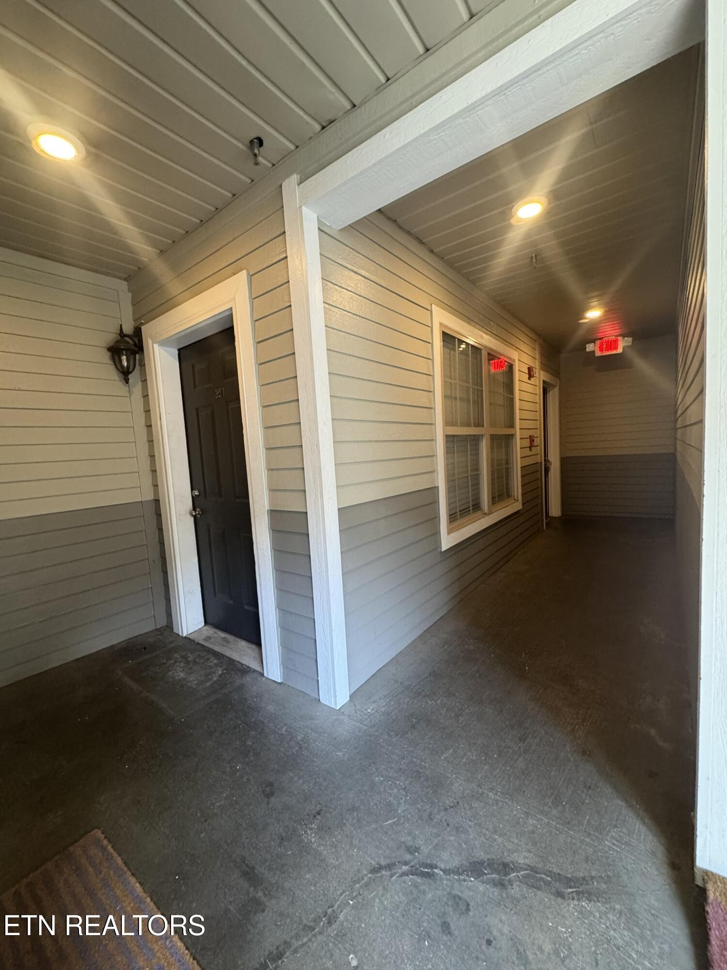 1801 Lake Ave, 321