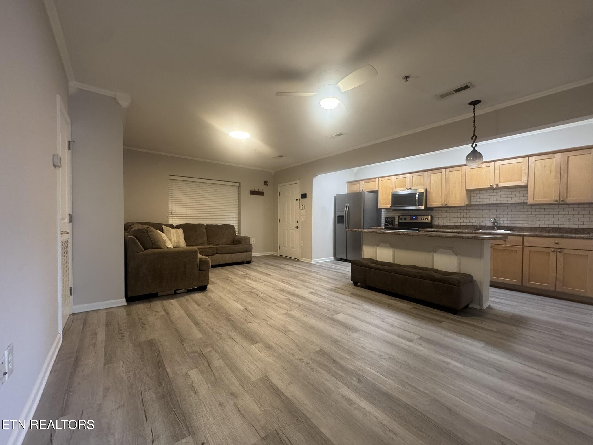 1801 Lake Ave, 321