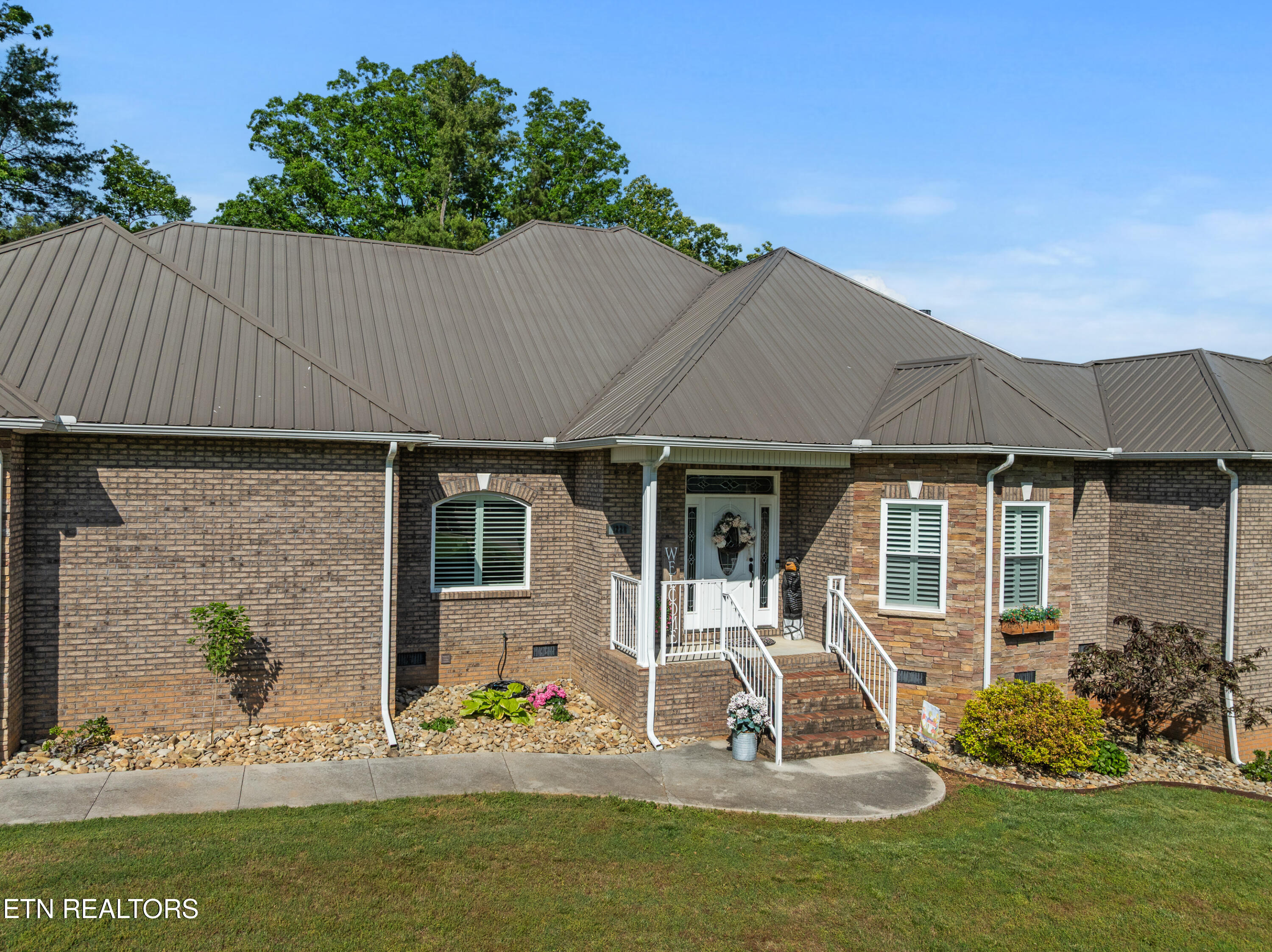1228 Broaderick Blvd
