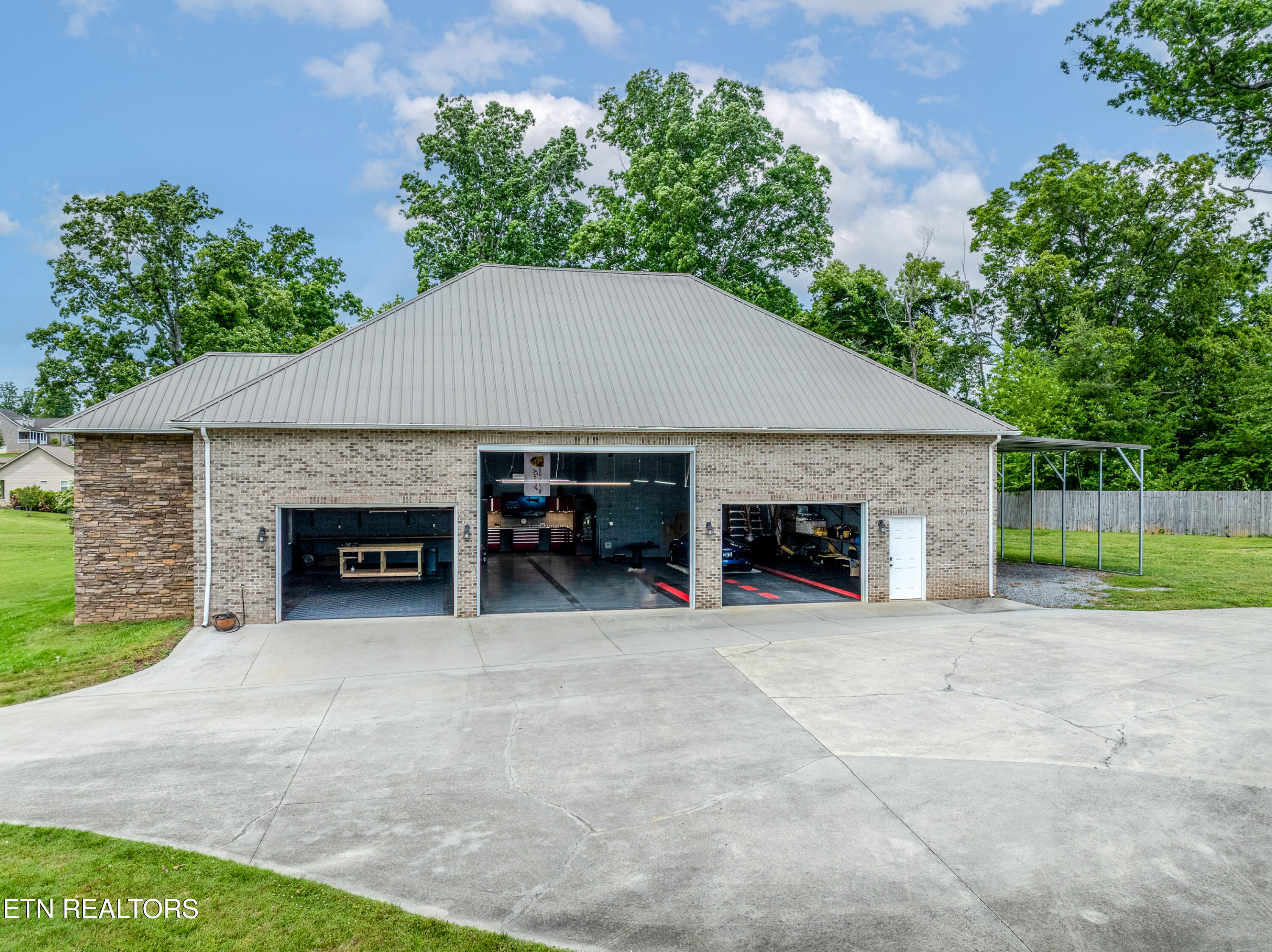 1228 Broaderick Blvd