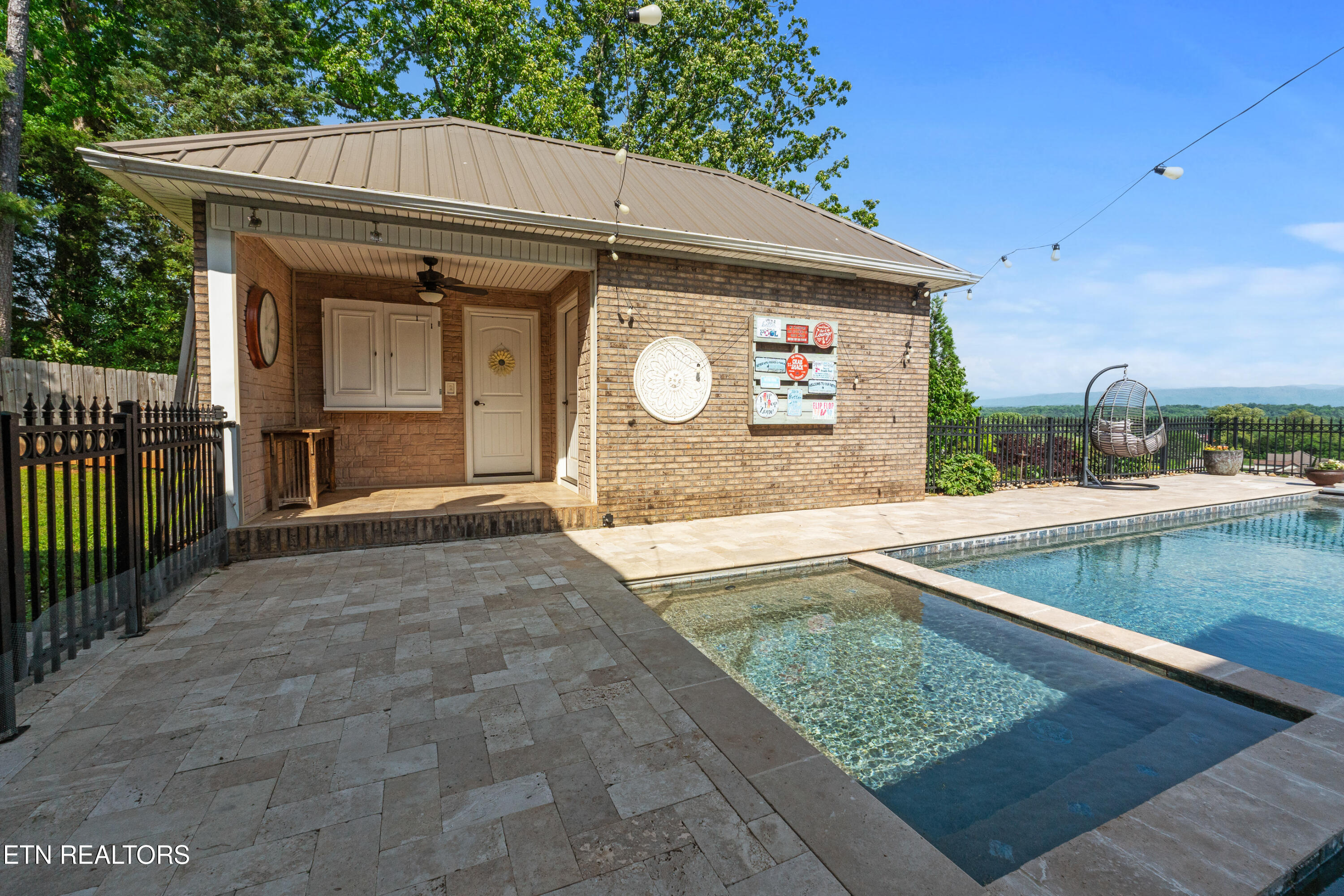 1228 Broaderick Blvd