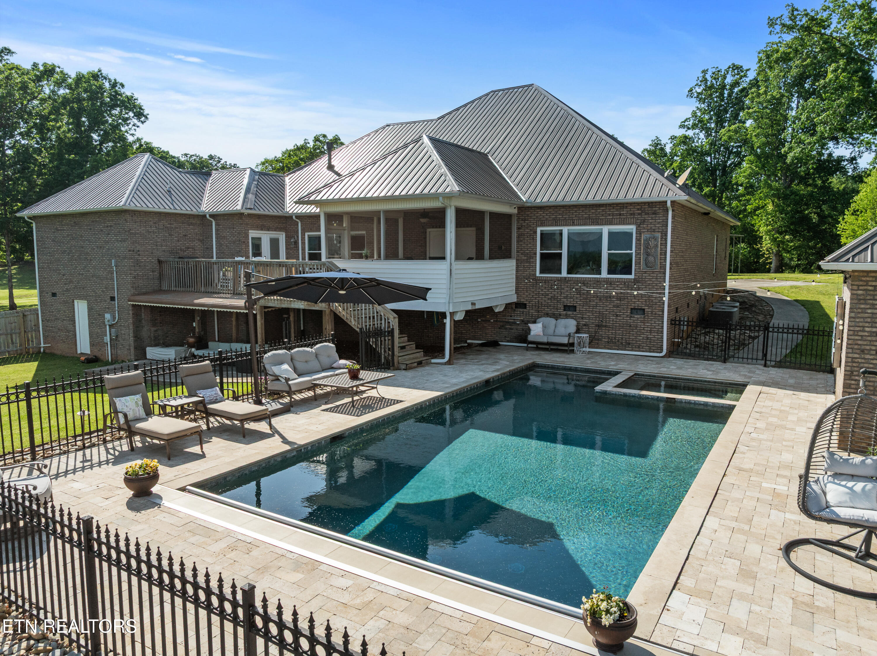 1228 Broaderick Blvd