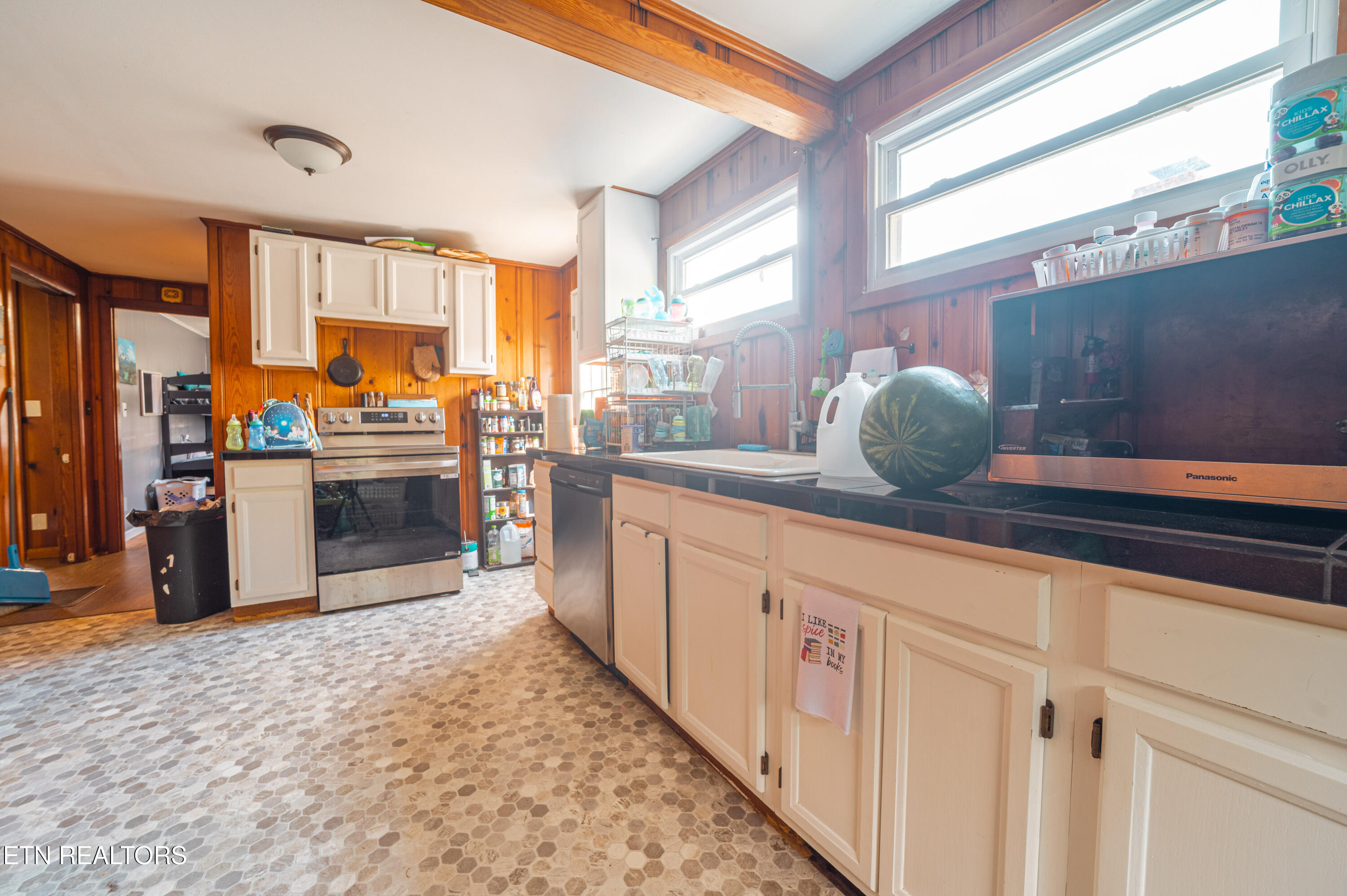408 W 7th Ave