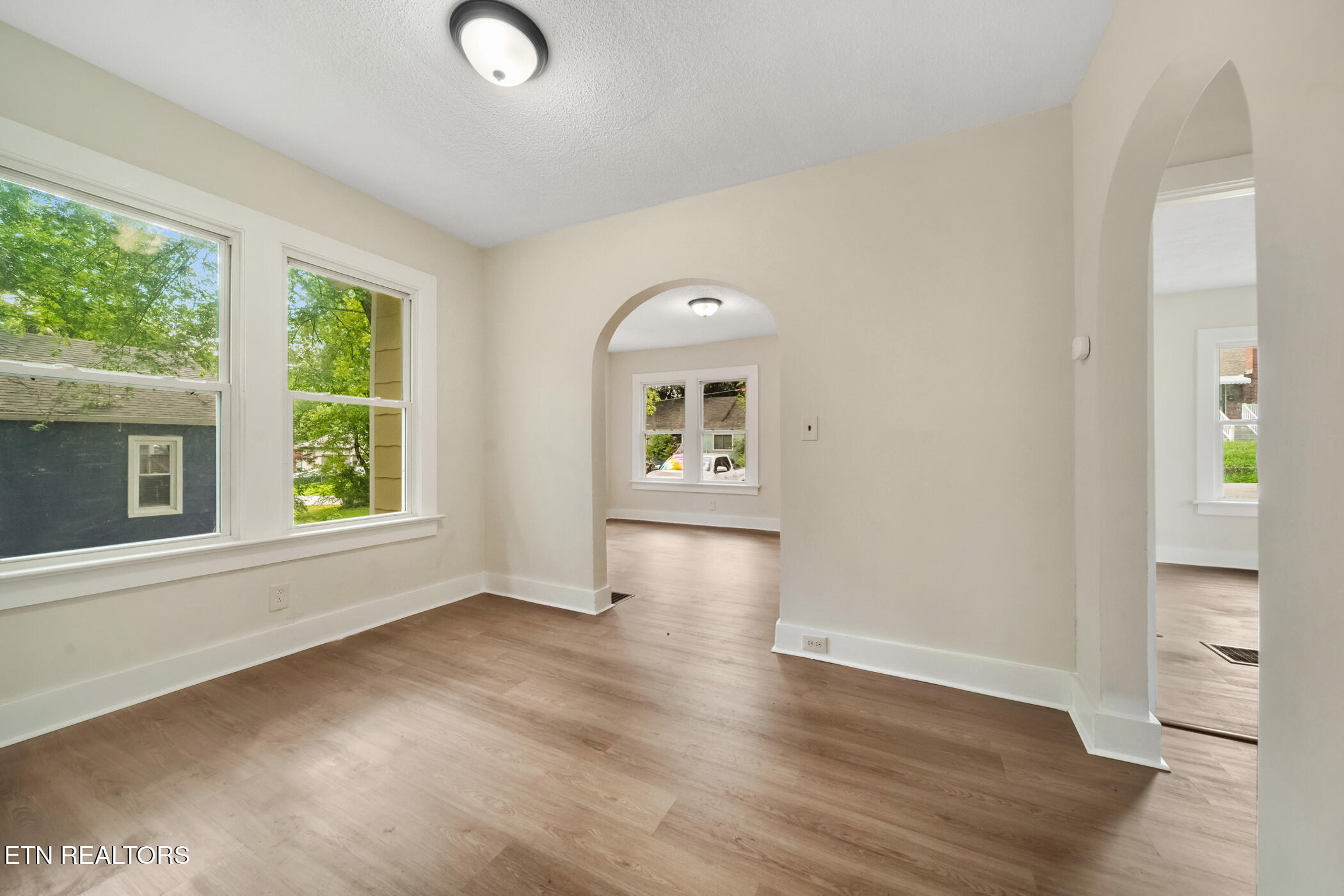 2228 Lawson Ave