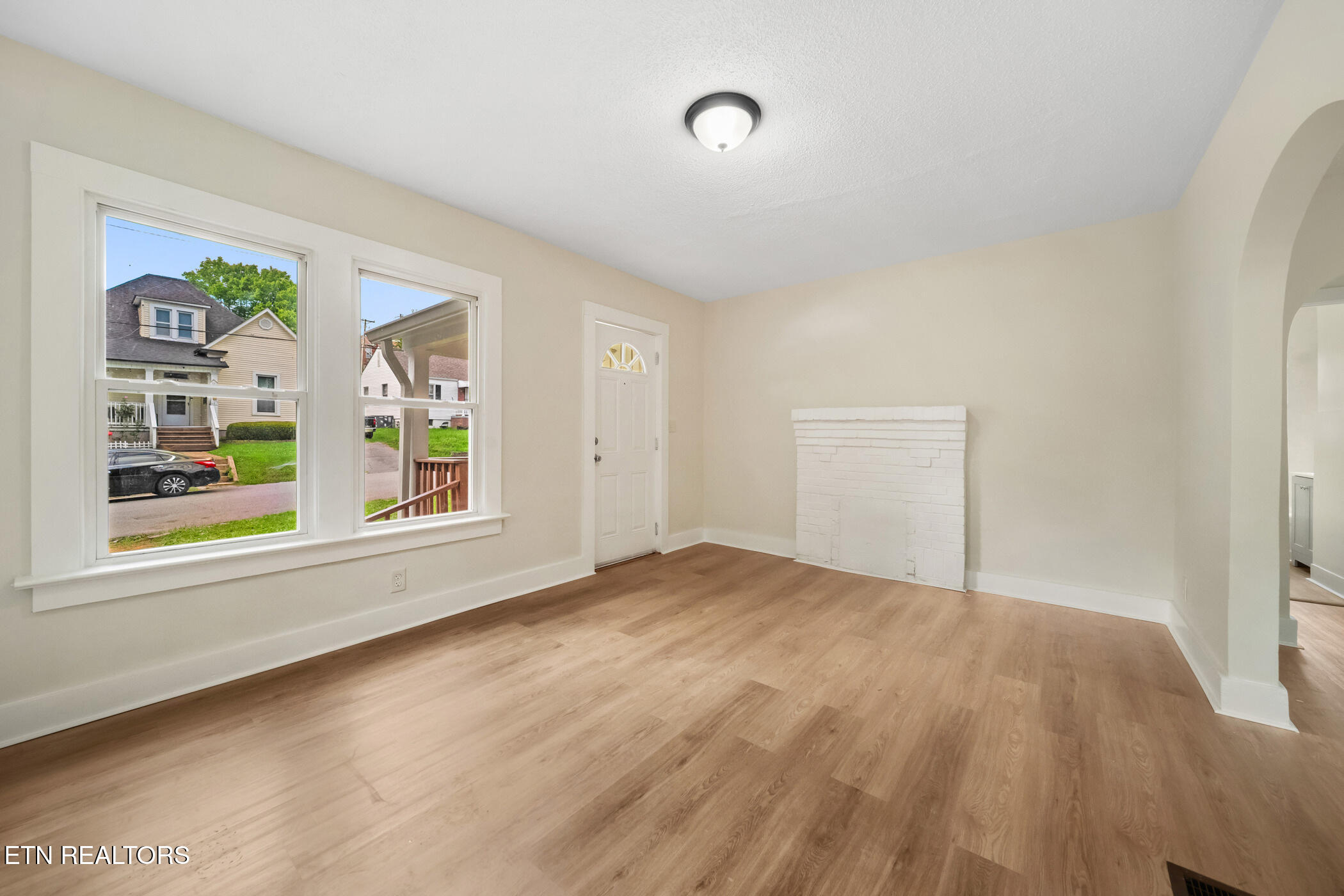 2228 Lawson Ave