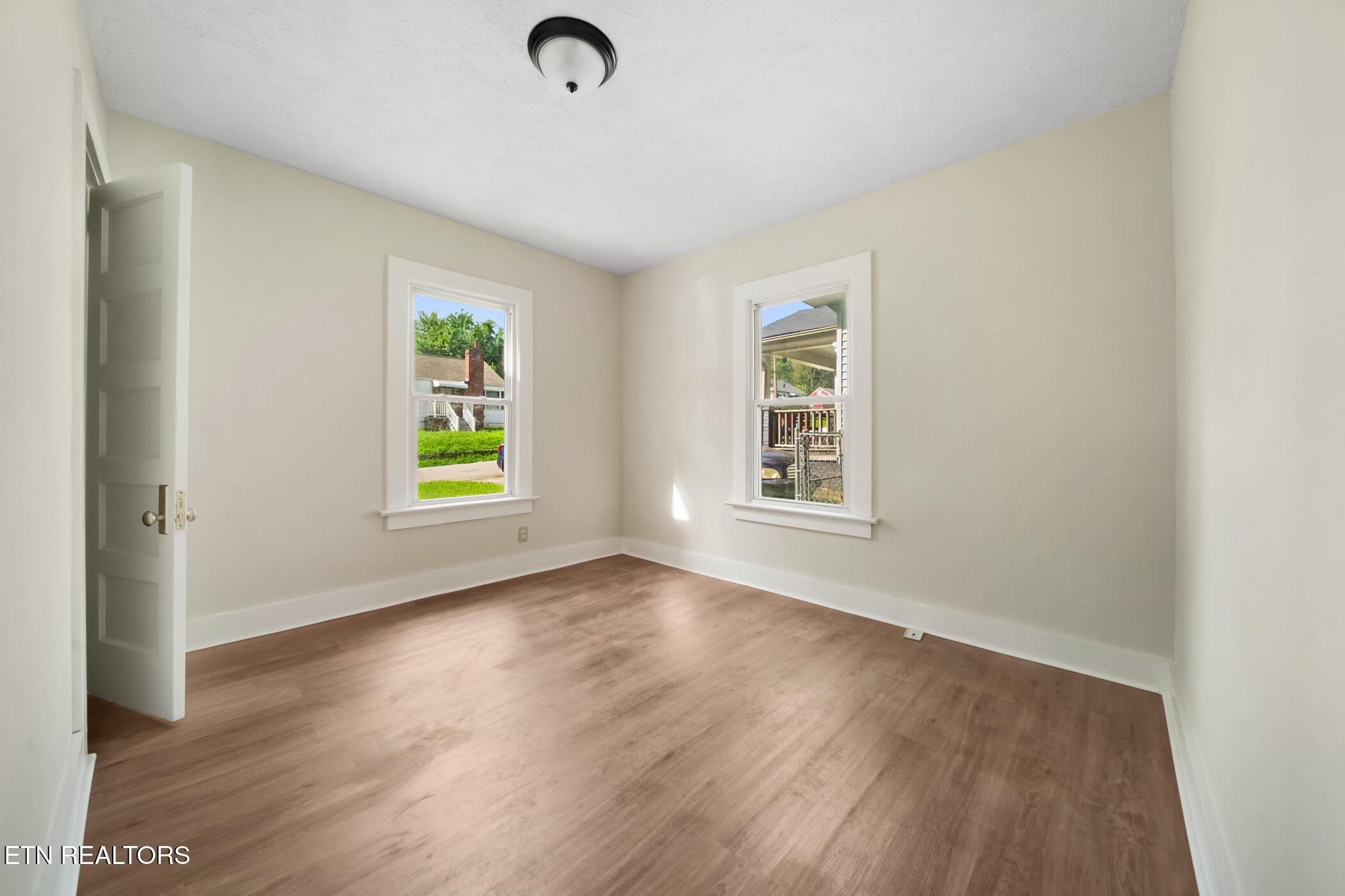 2228 Lawson Ave