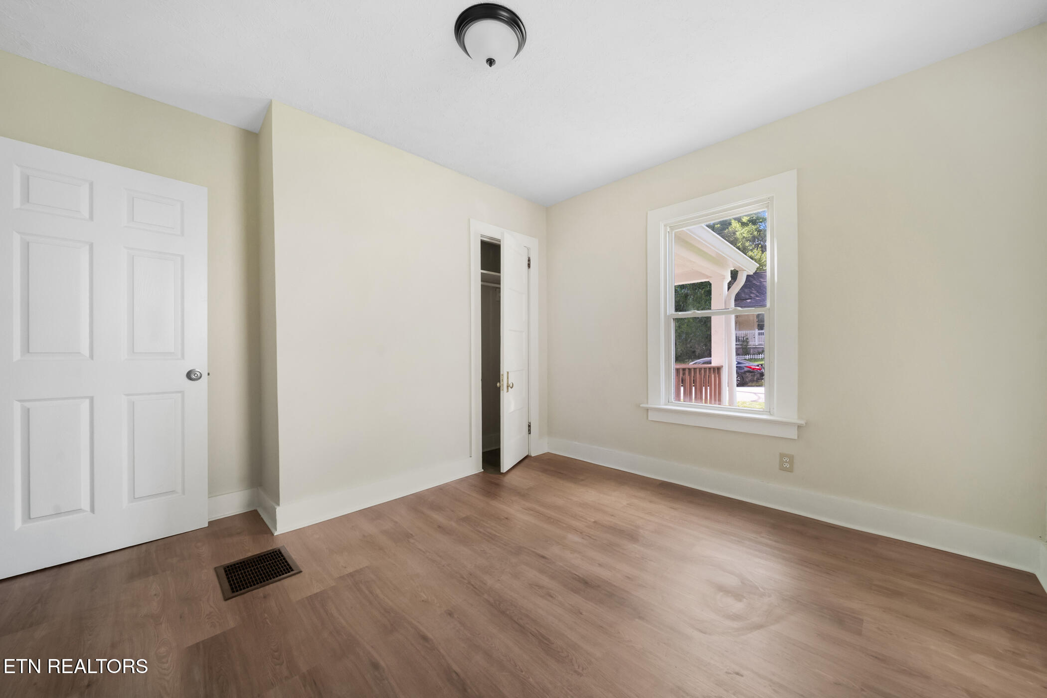 2228 Lawson Ave