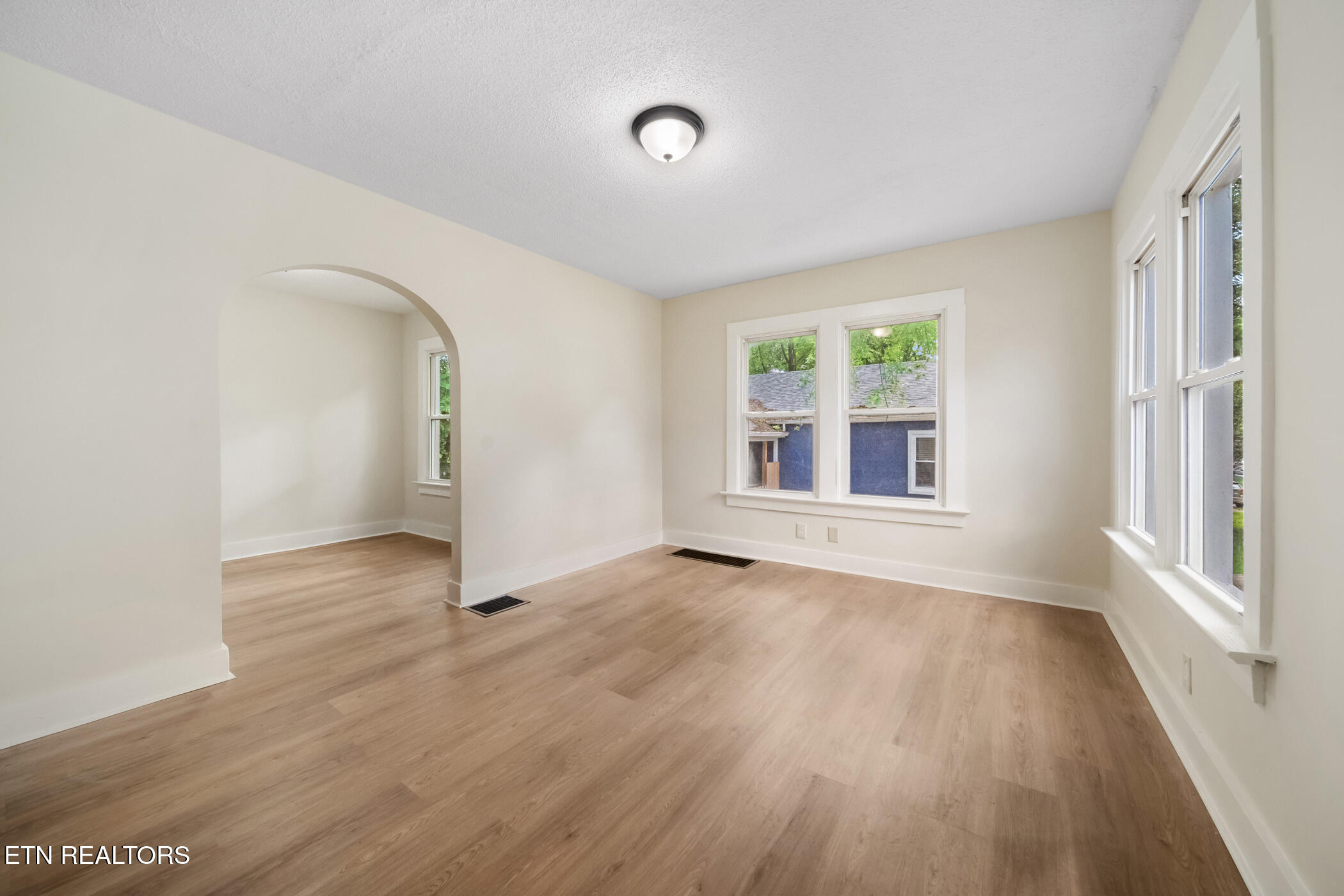 2228 Lawson Ave
