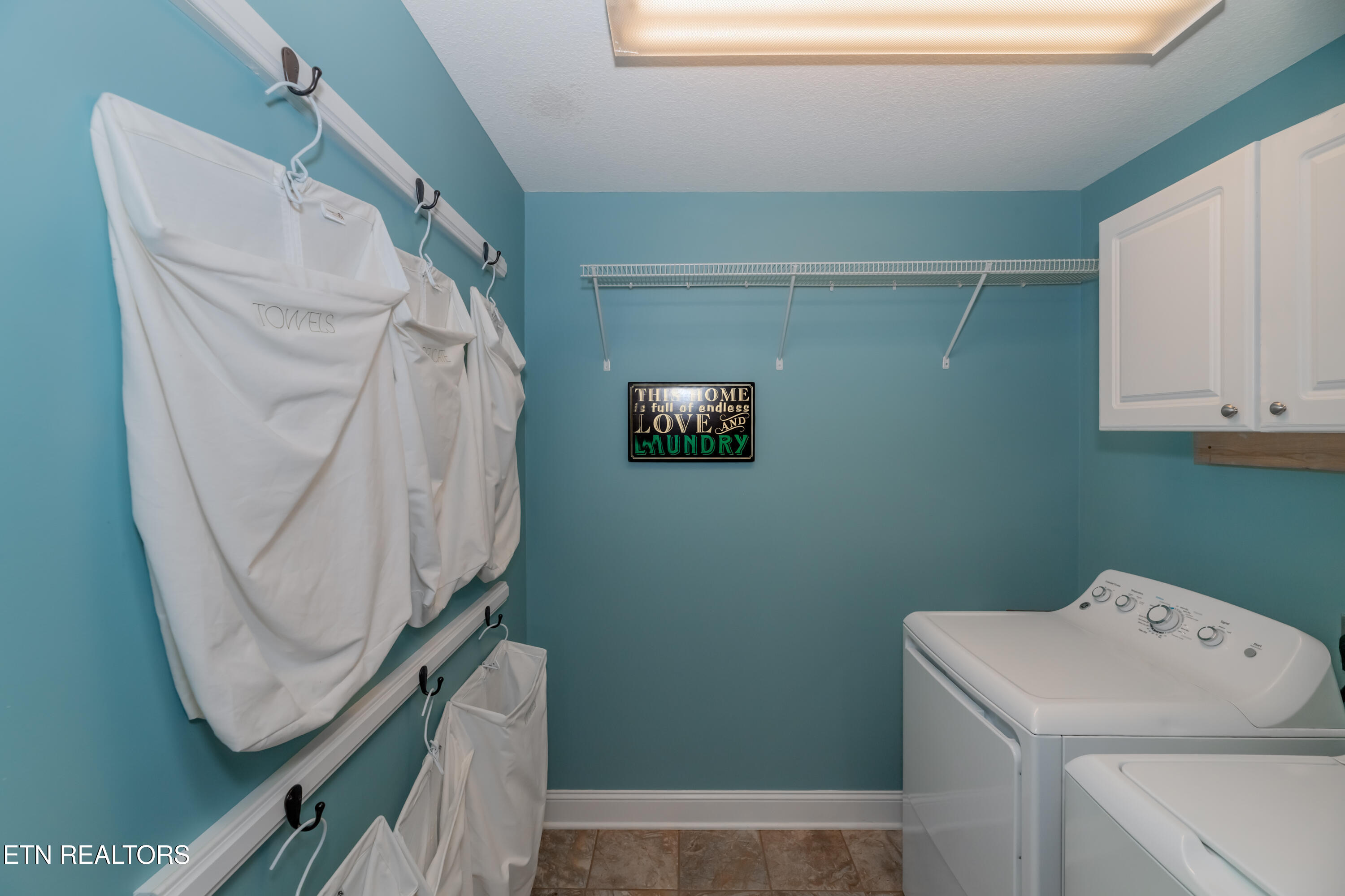 6123 Wishing Well Lane