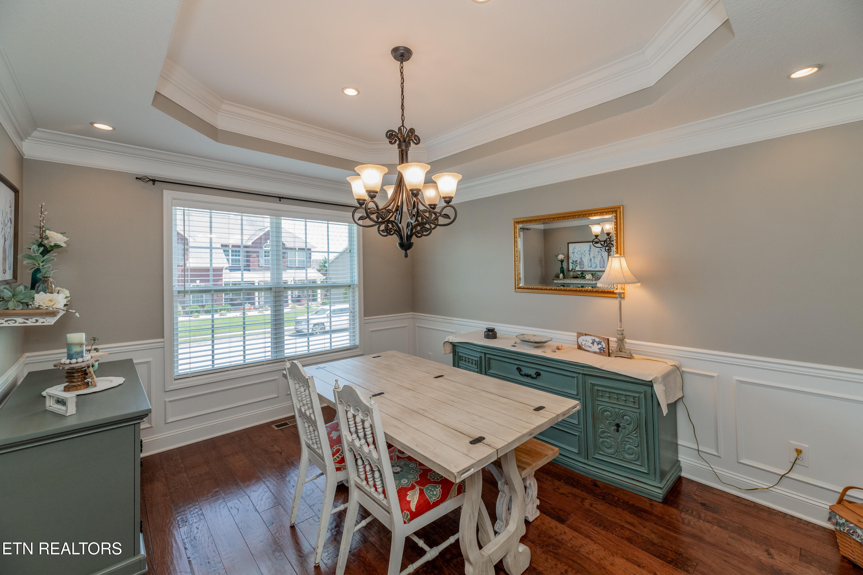 6123 Wishing Well Lane