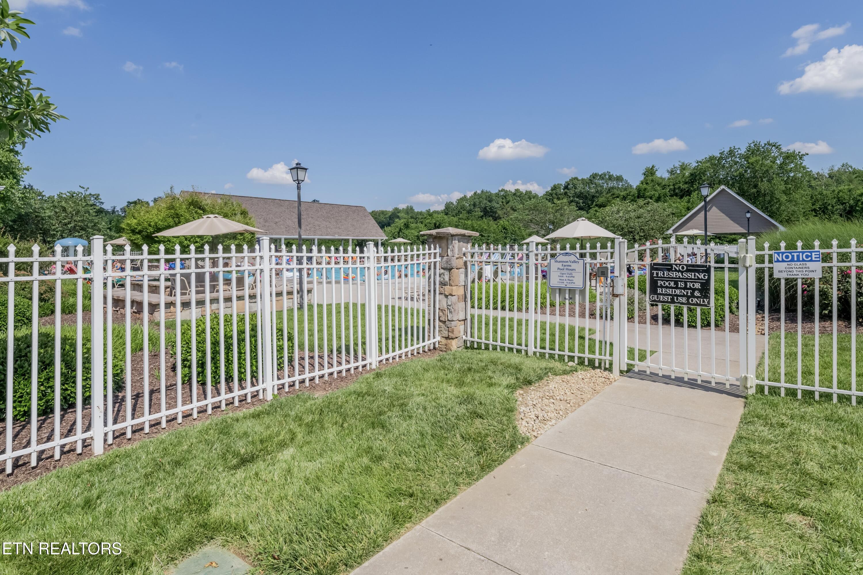 6123 Wishing Well Lane