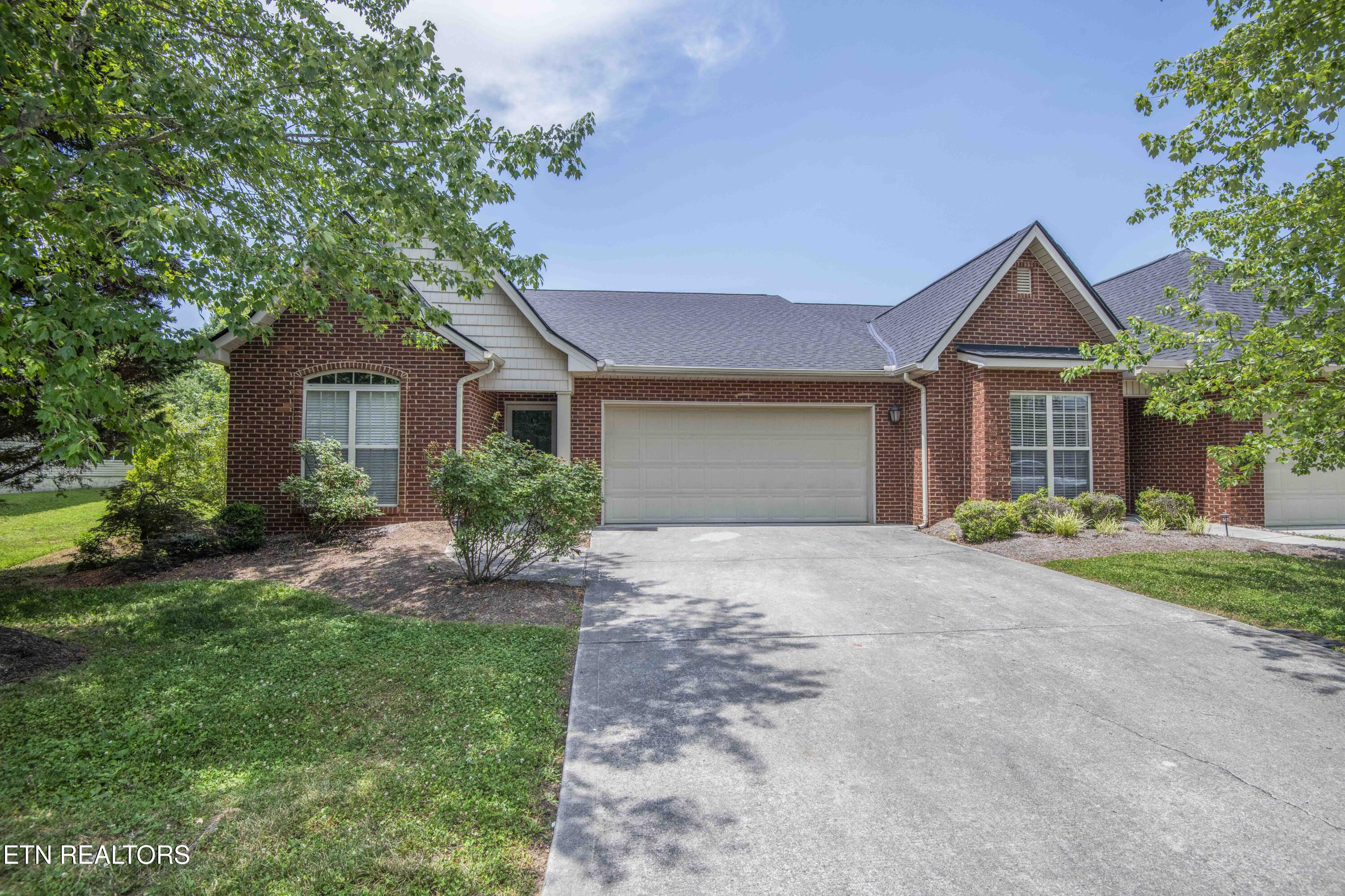 6161 E Mcmillan Creek Drive
