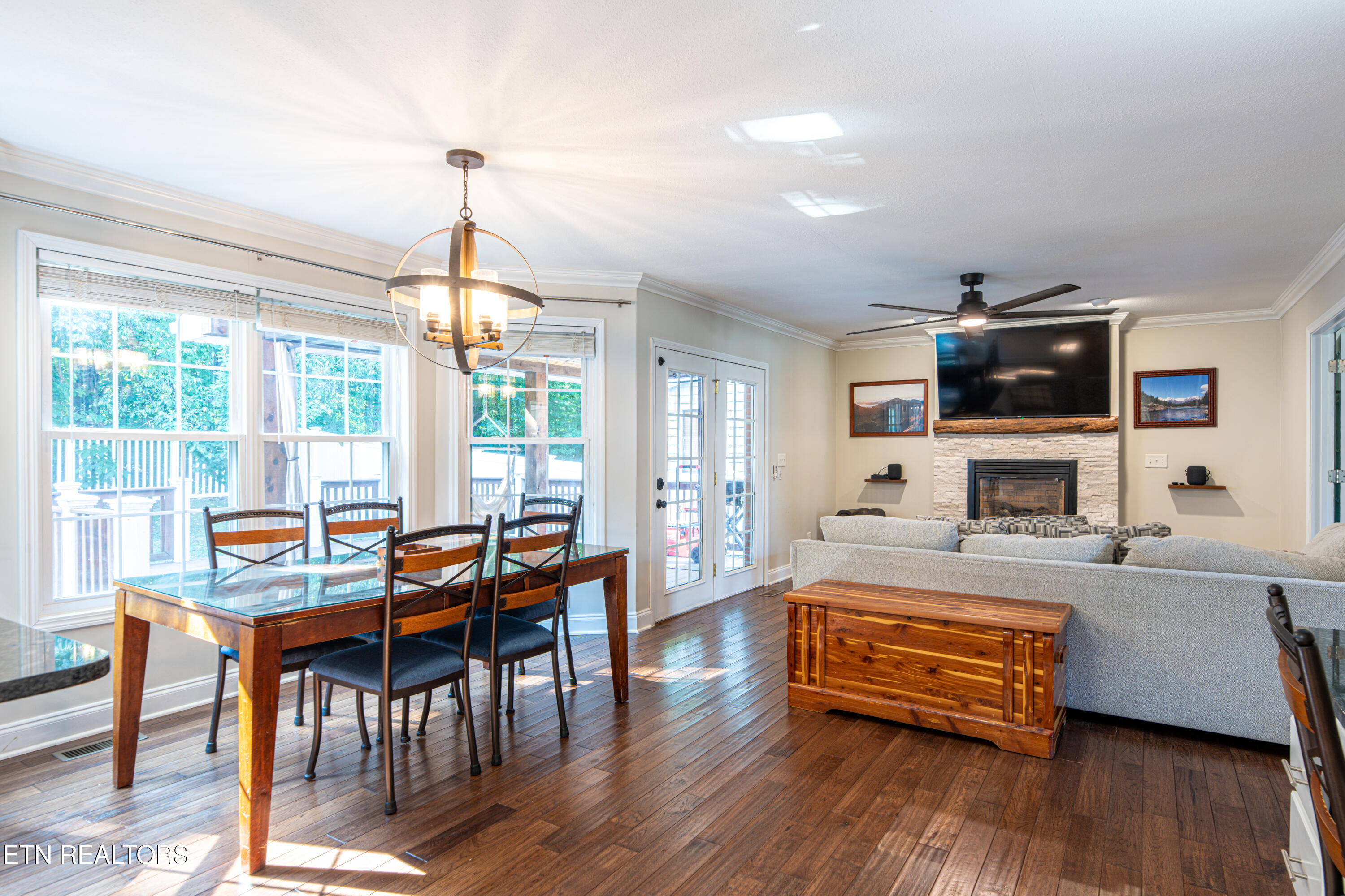 924 Crown Ridge Lane