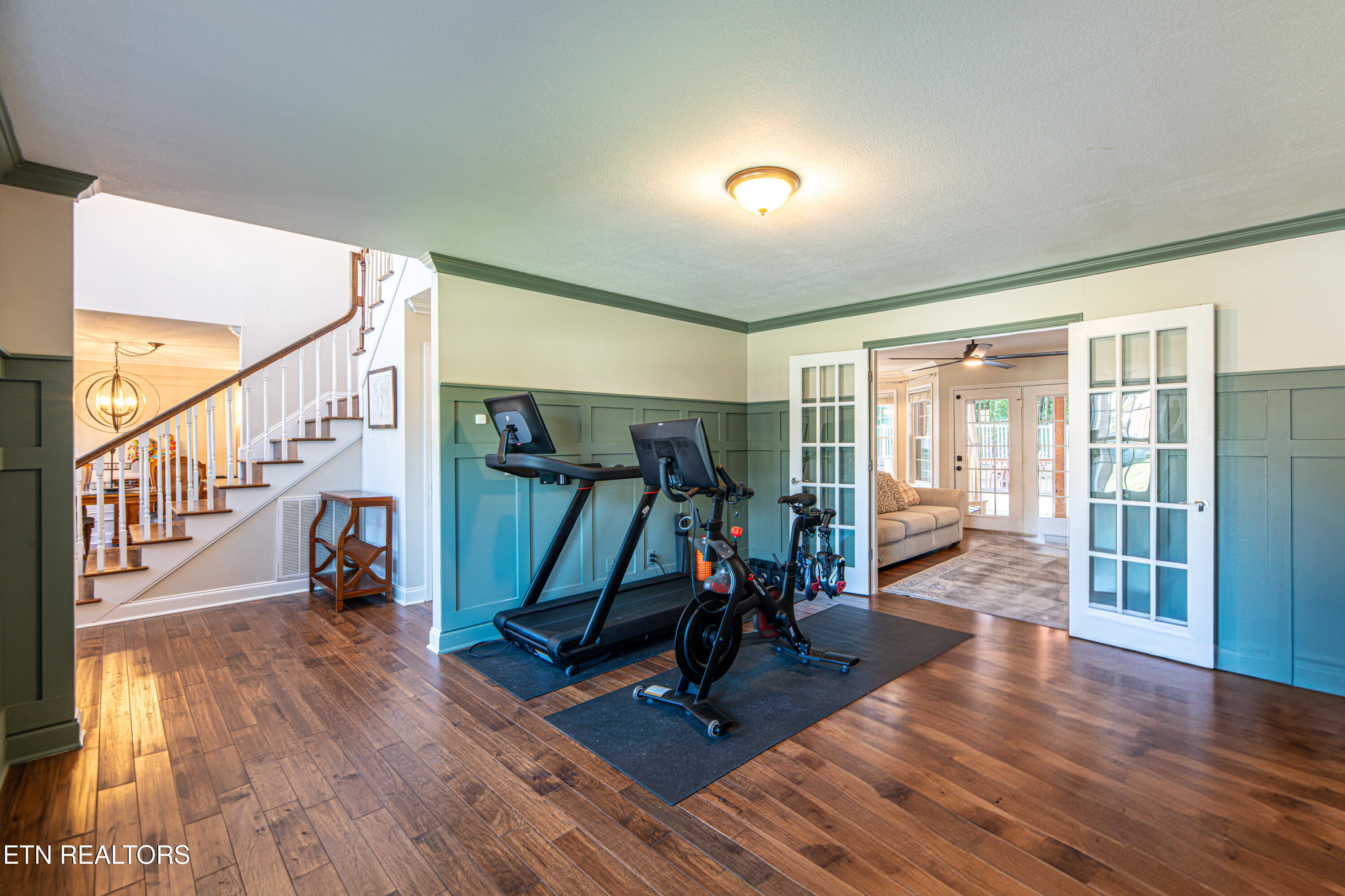 924 Crown Ridge Lane