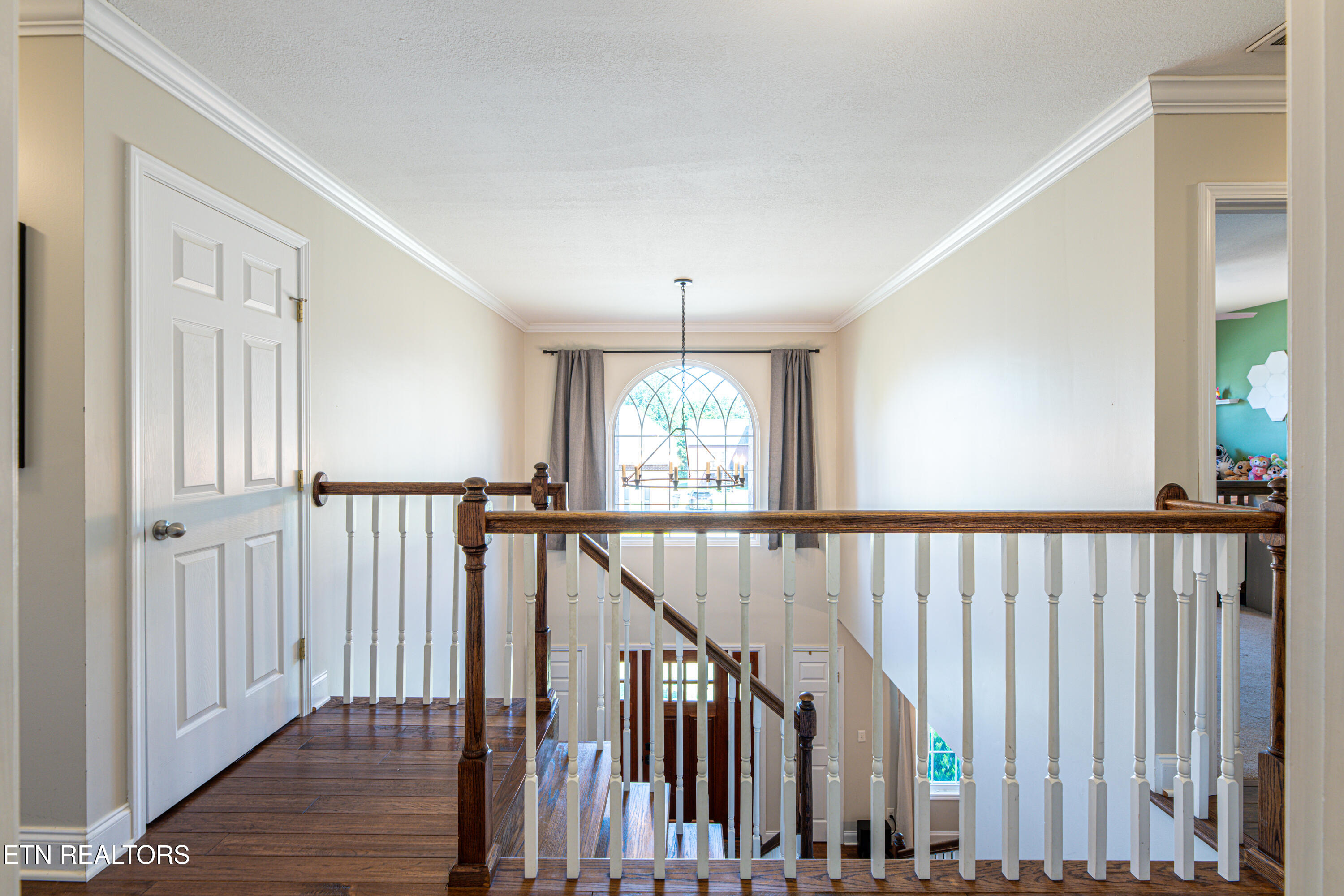 924 Crown Ridge Lane