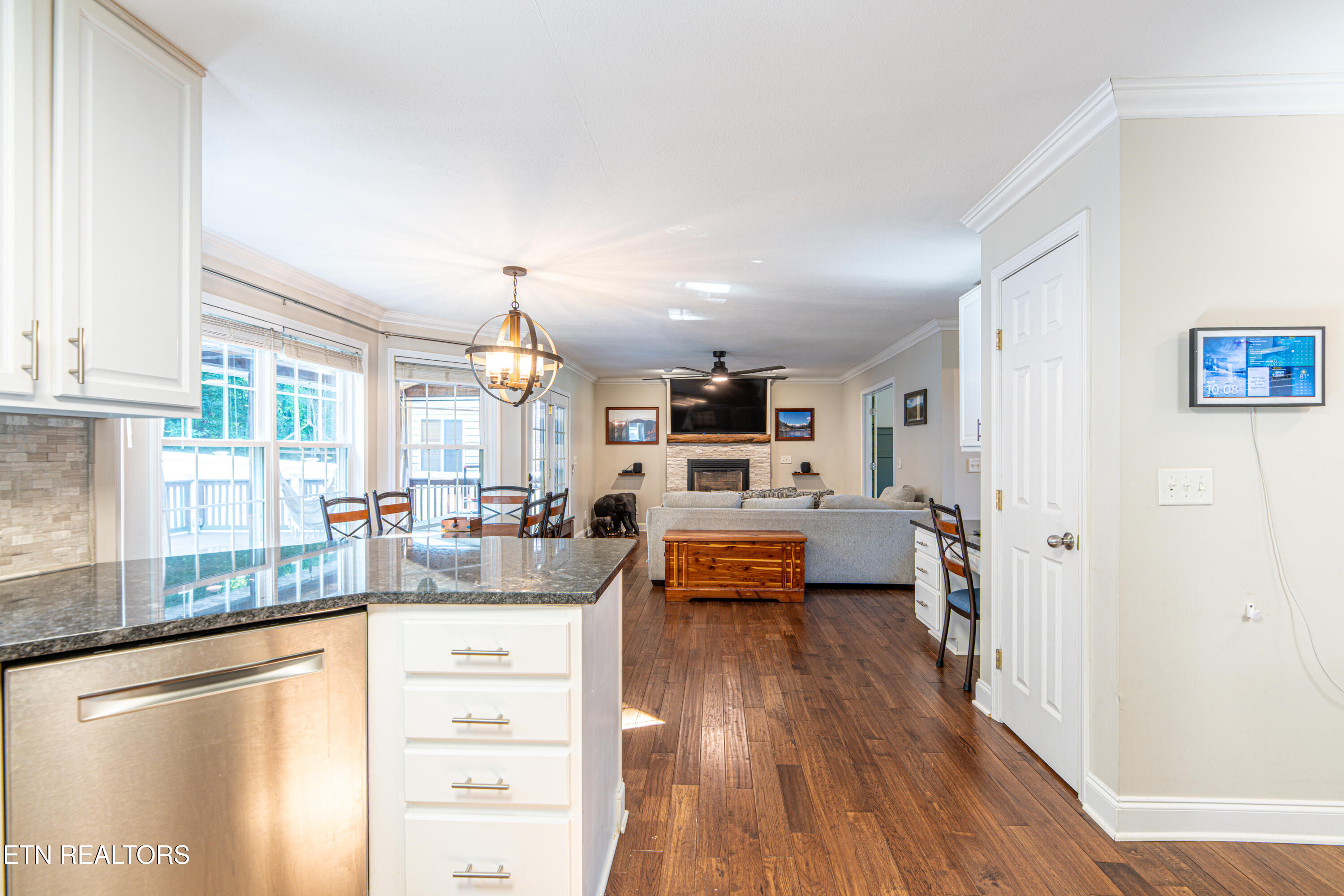 924 Crown Ridge Lane