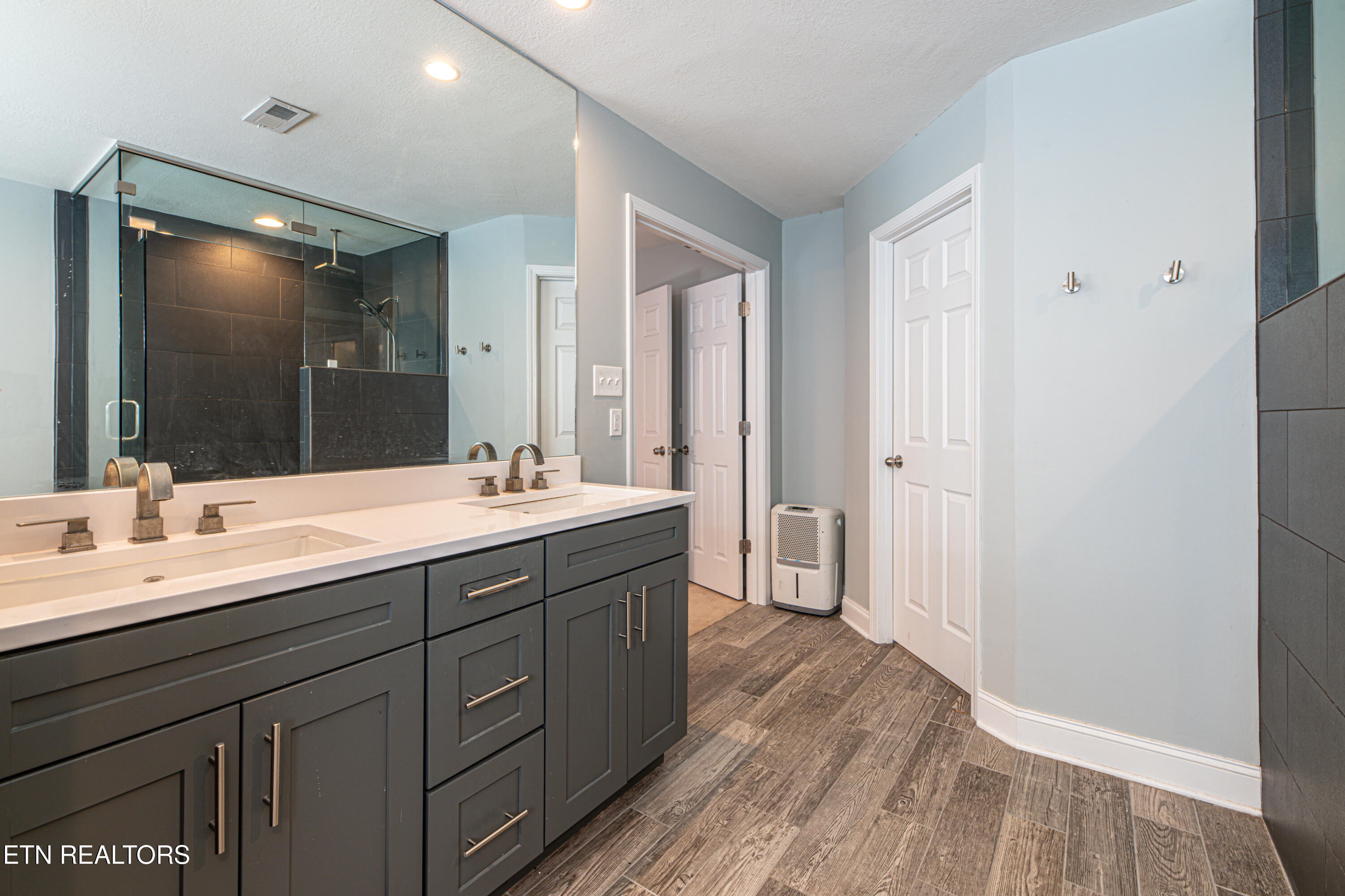 924 Crown Ridge Lane