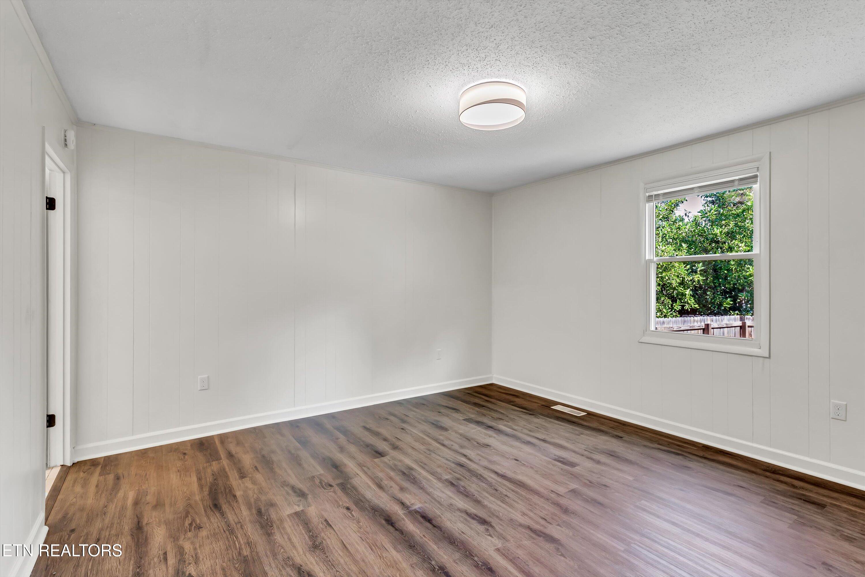 1925 Trotter Ave