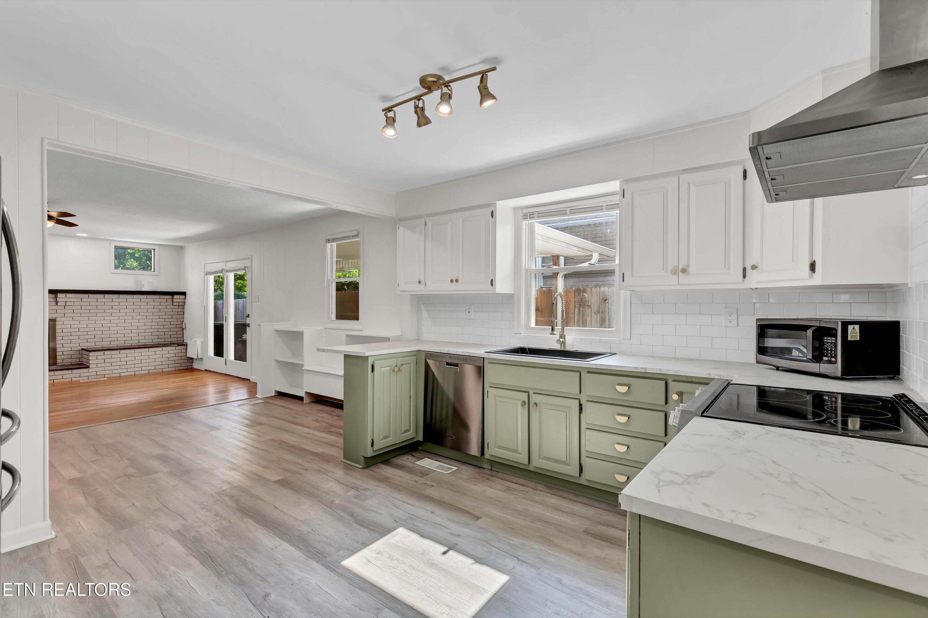 1925 Trotter Ave