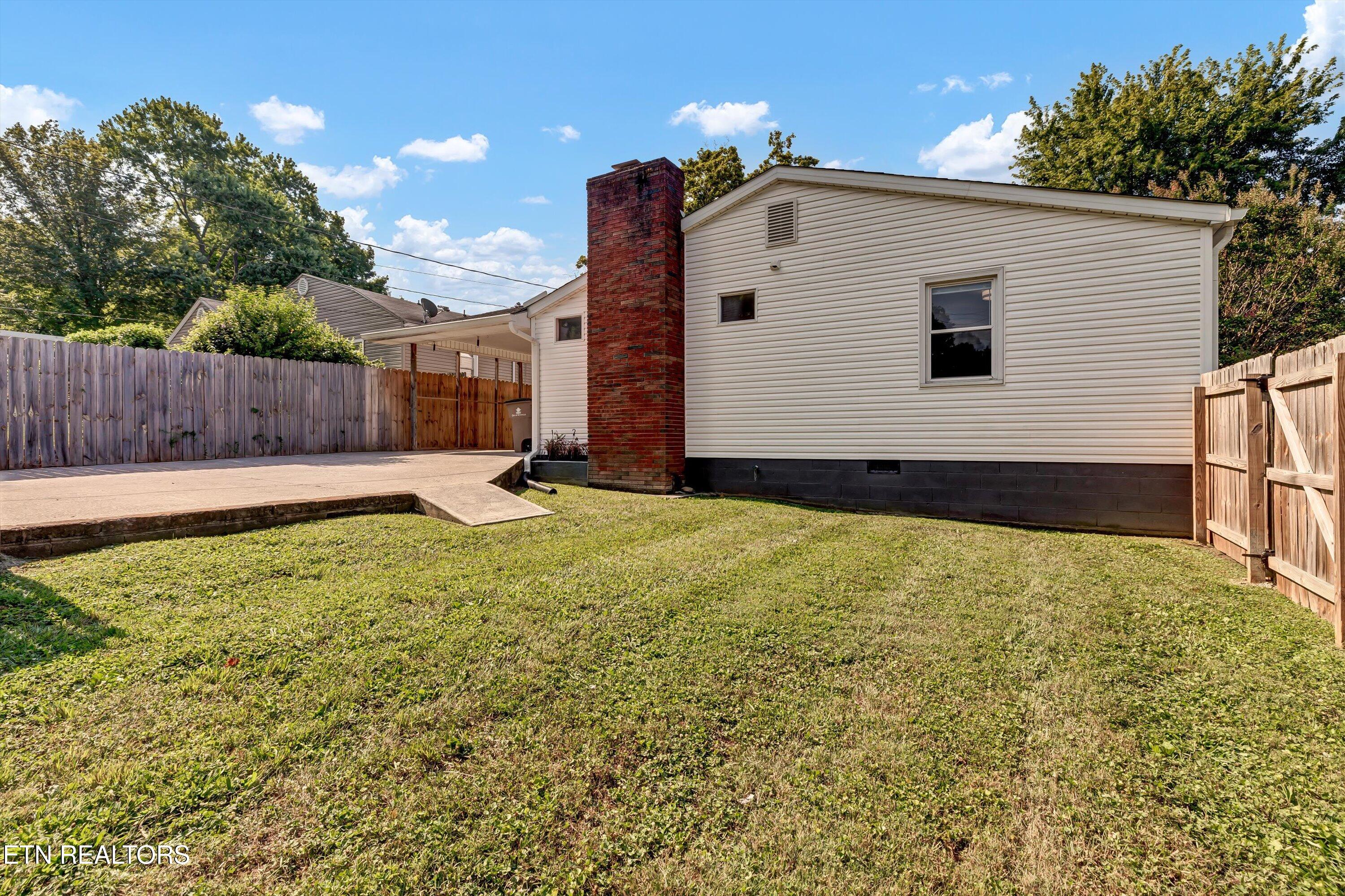 1925 Trotter Ave