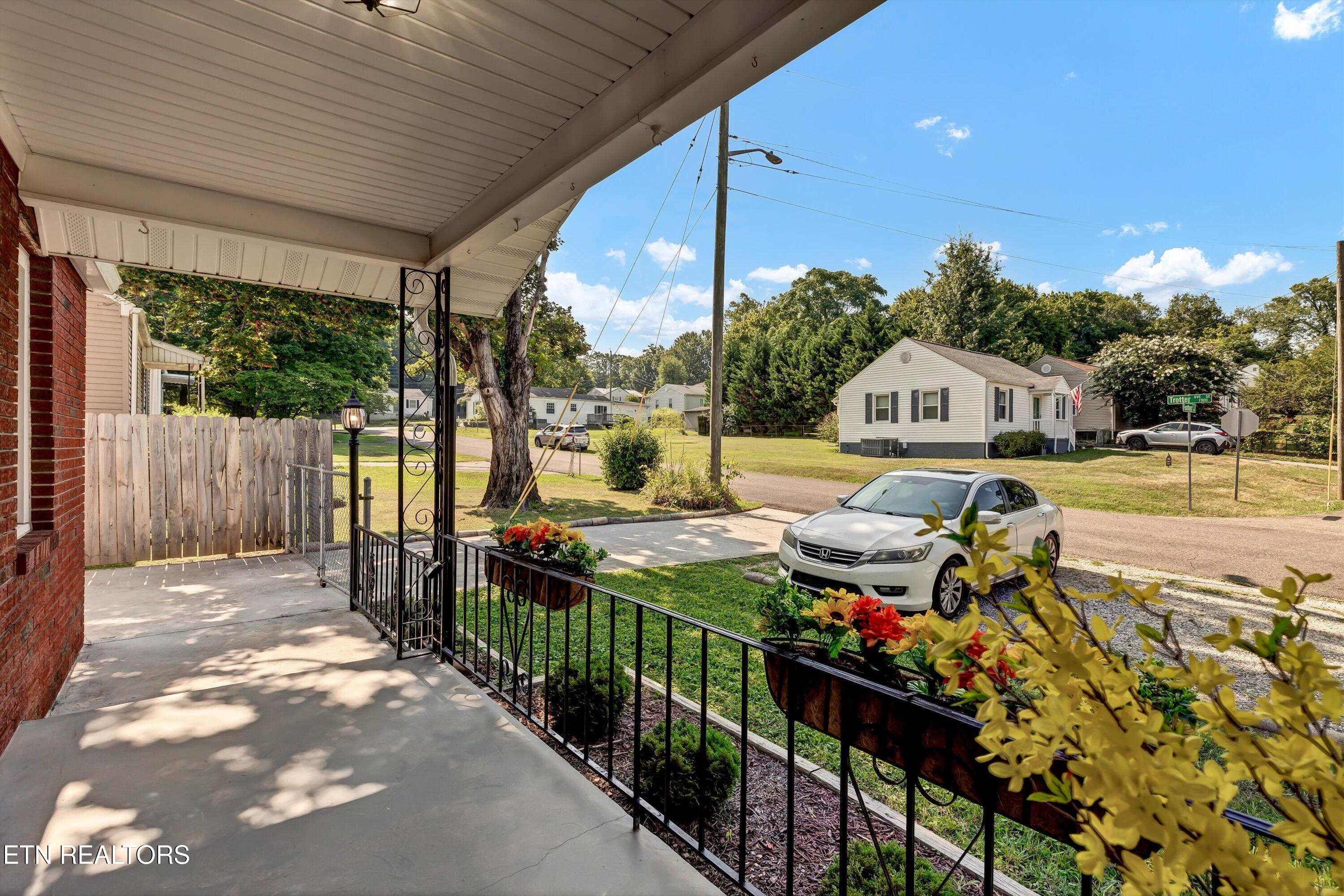 1925 Trotter Ave