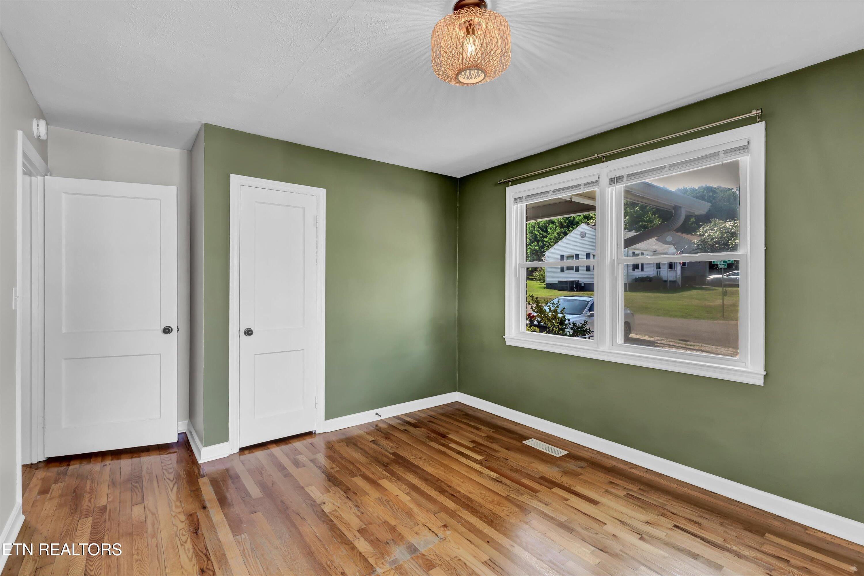 1925 Trotter Ave