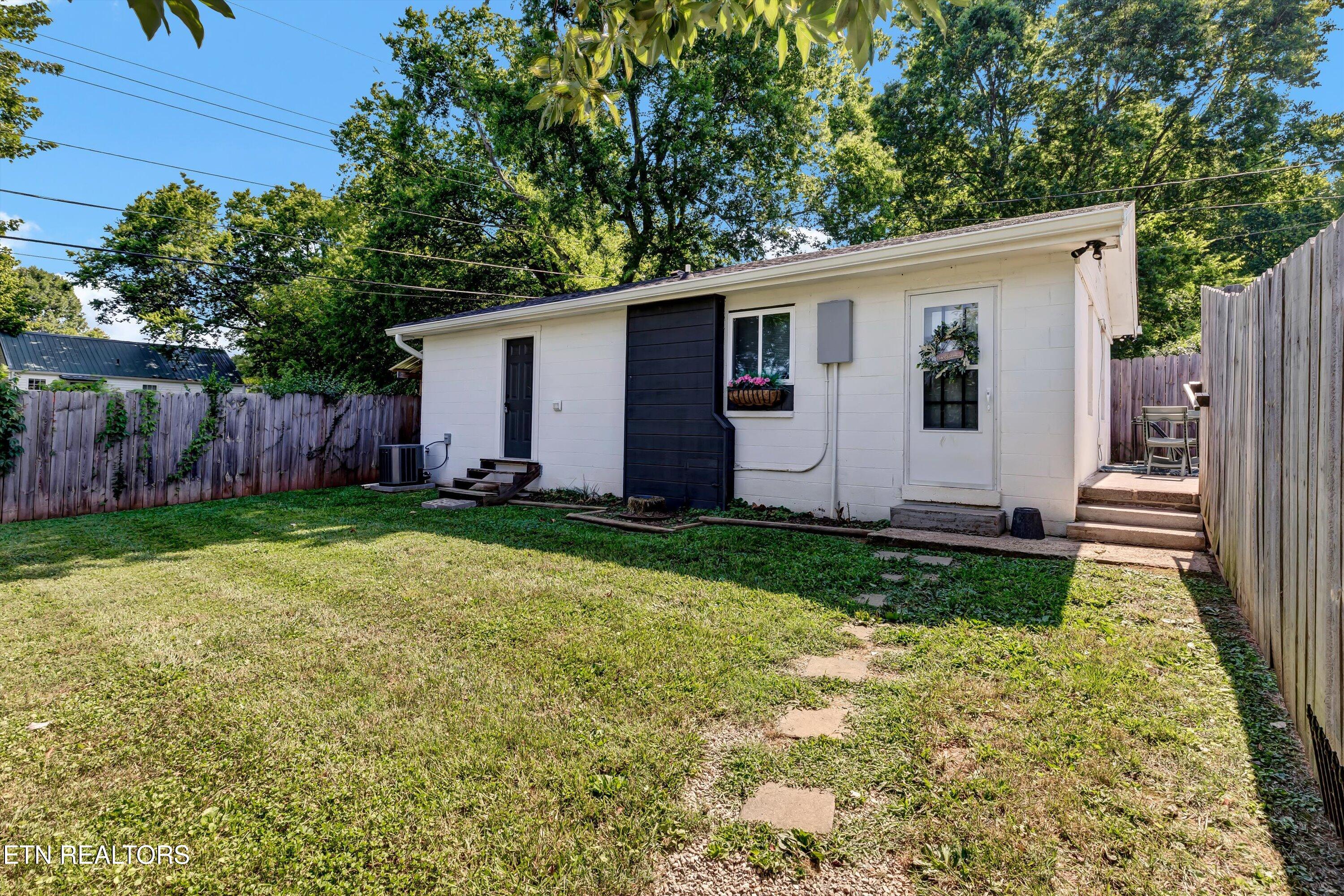 1925 Trotter Ave