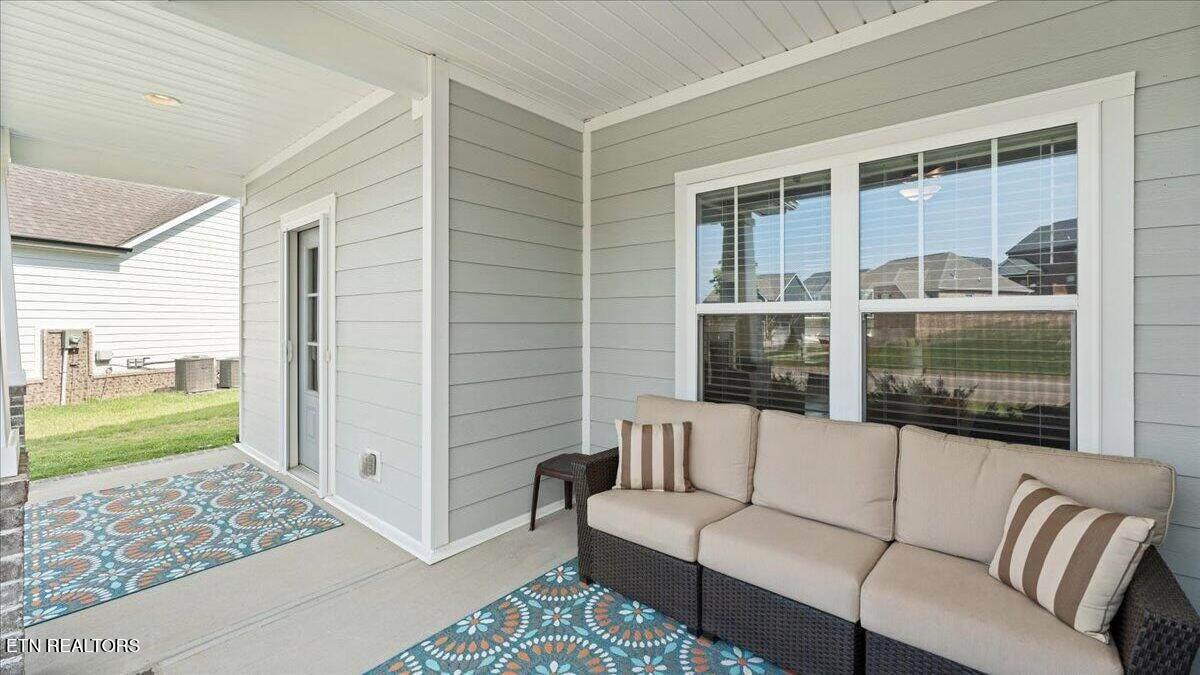 2622 Honey Locust Lane