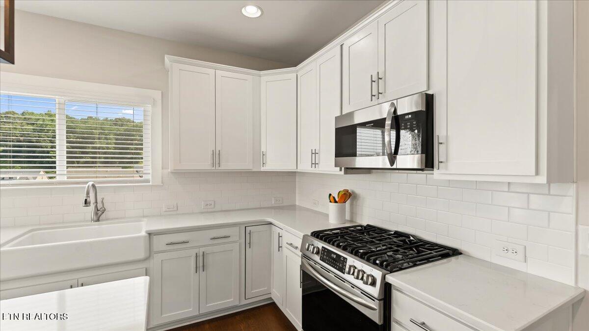 2622 Honey Locust Lane