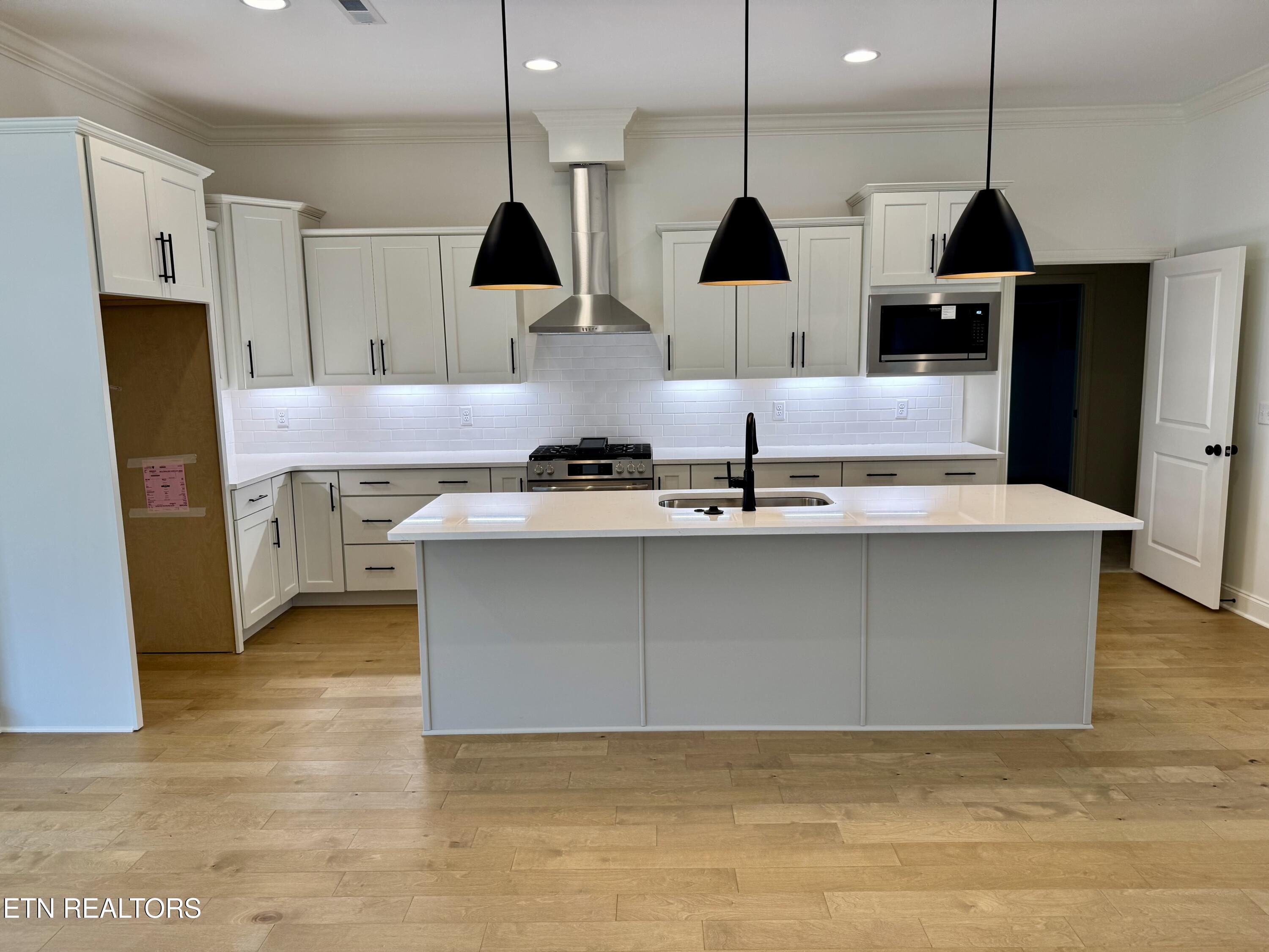 12023 Avery Manor Lane
