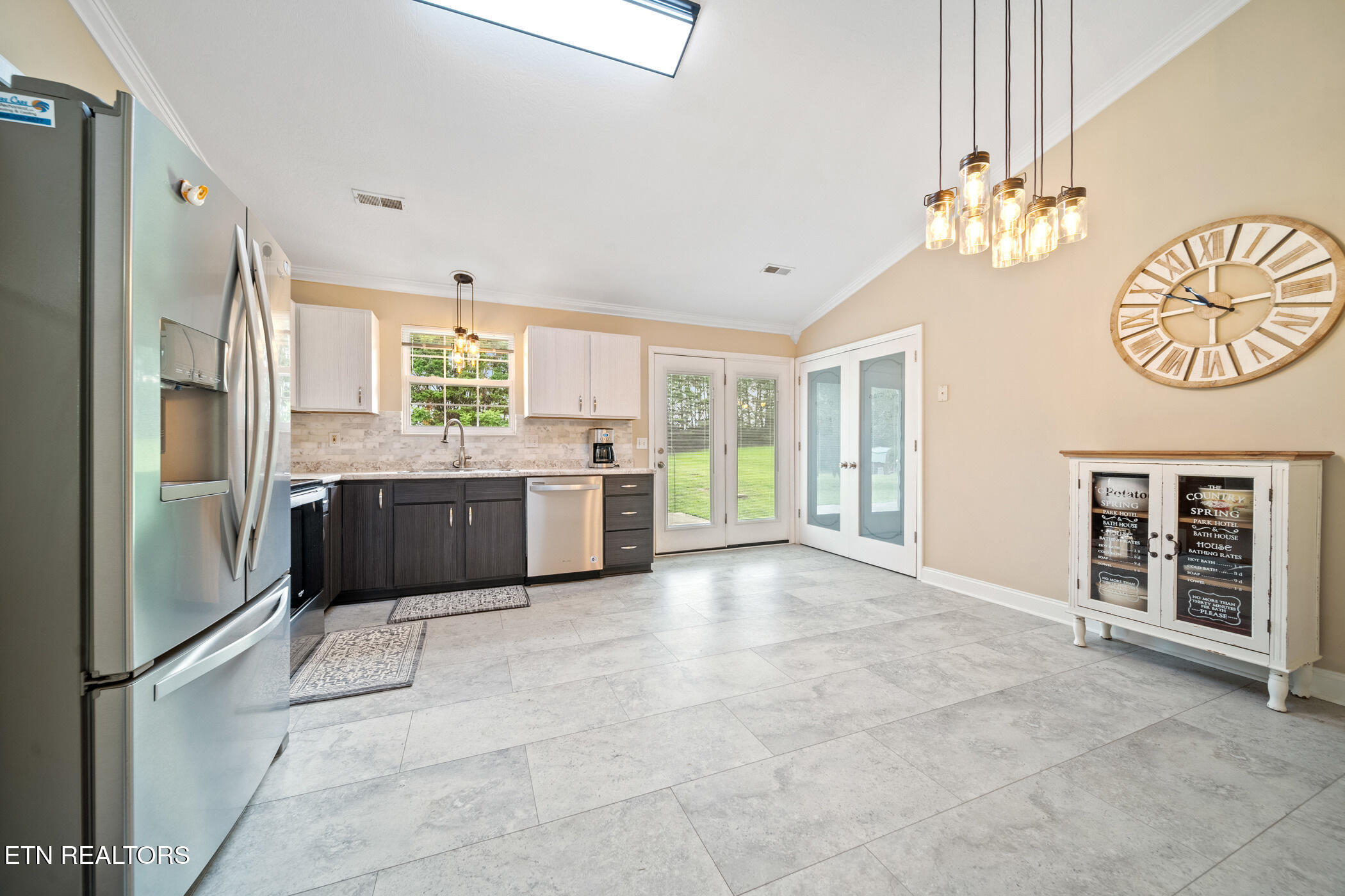 944 Mossy Grove Lane