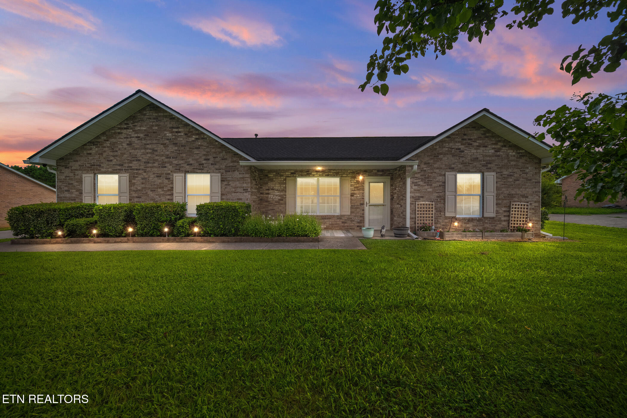 944 Mossy Grove Lane