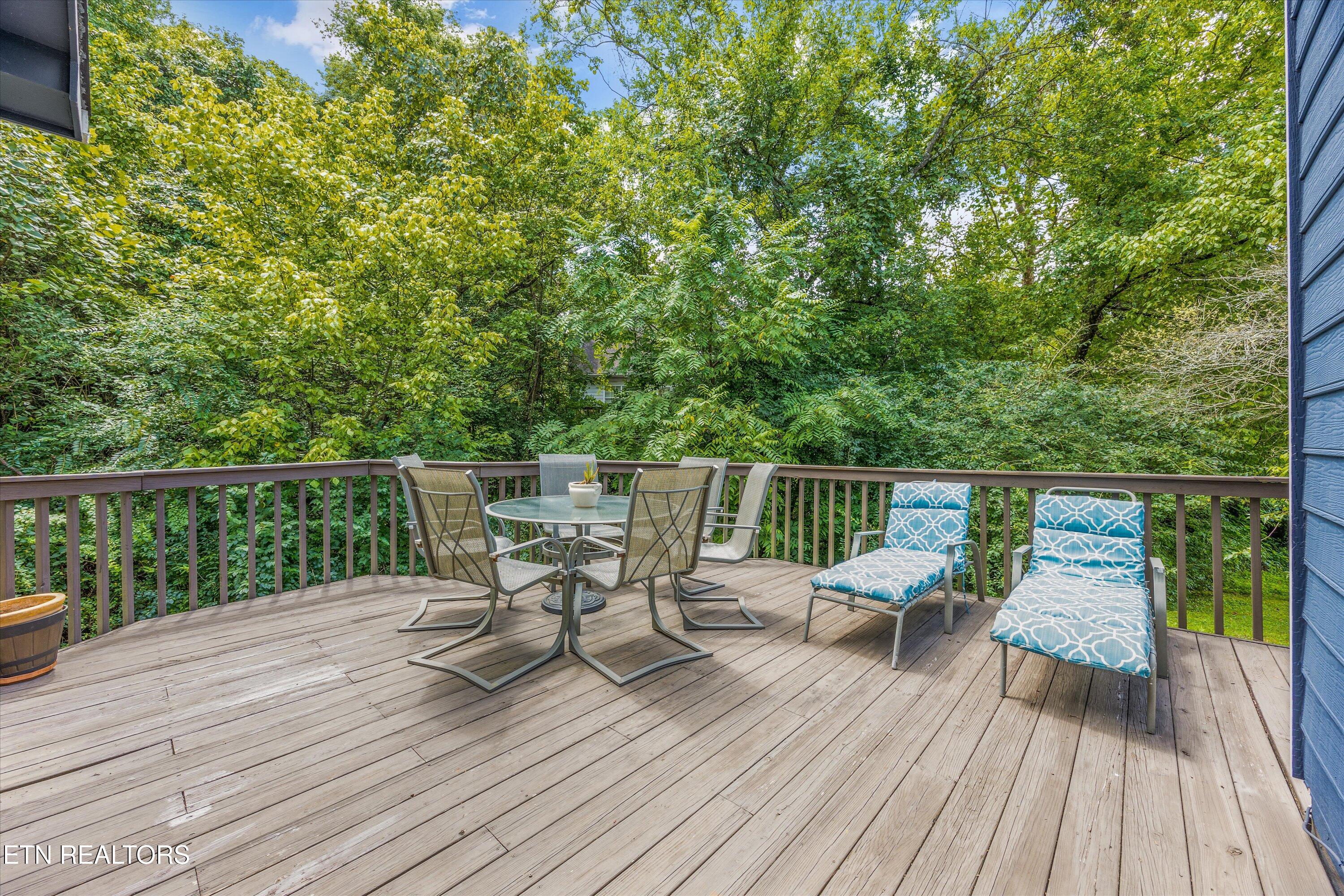 8350 Longcreek Lane