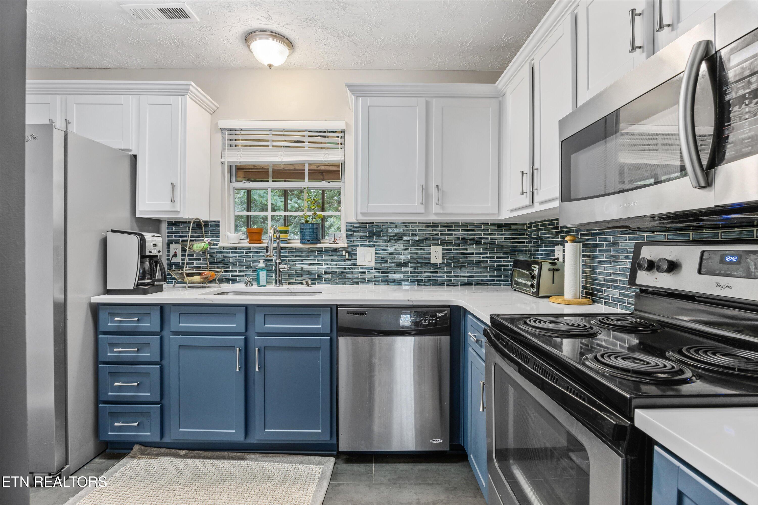 8350 Longcreek Lane