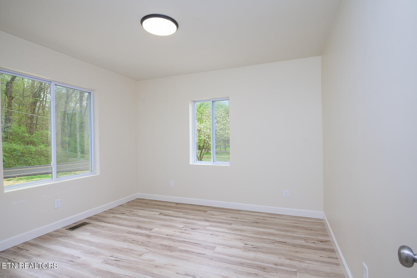831 W Ford Valley Rd