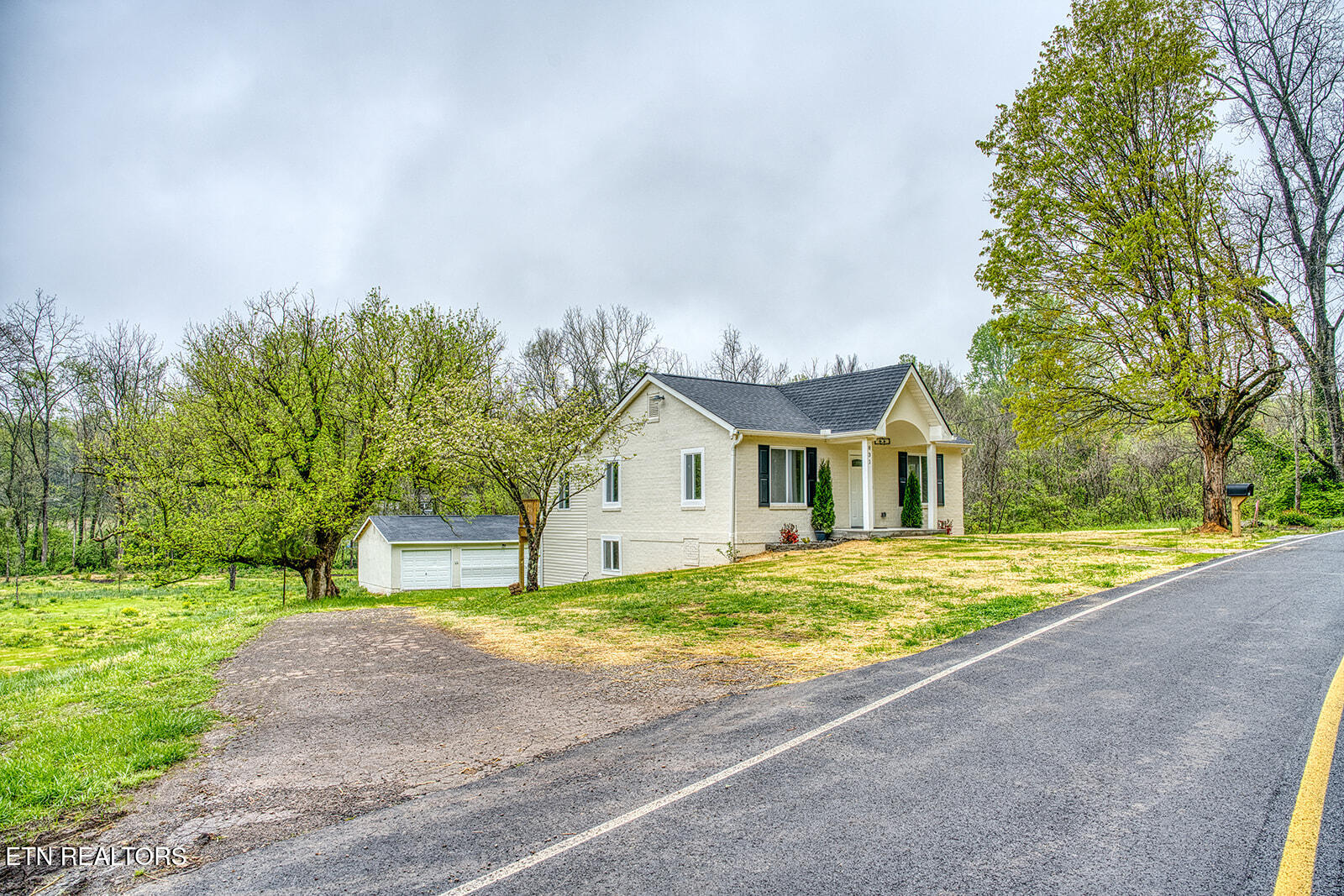 831 W Ford Valley Rd
